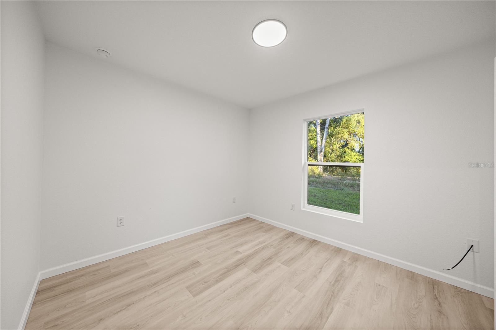 Image 13 of 26 For 5208 61st Avenue