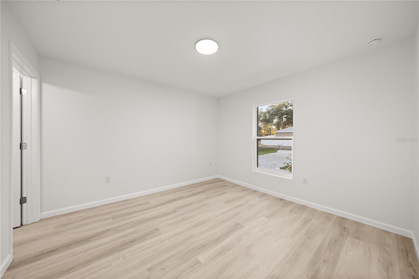 Image 20 of 26 For 5208 61st Avenue