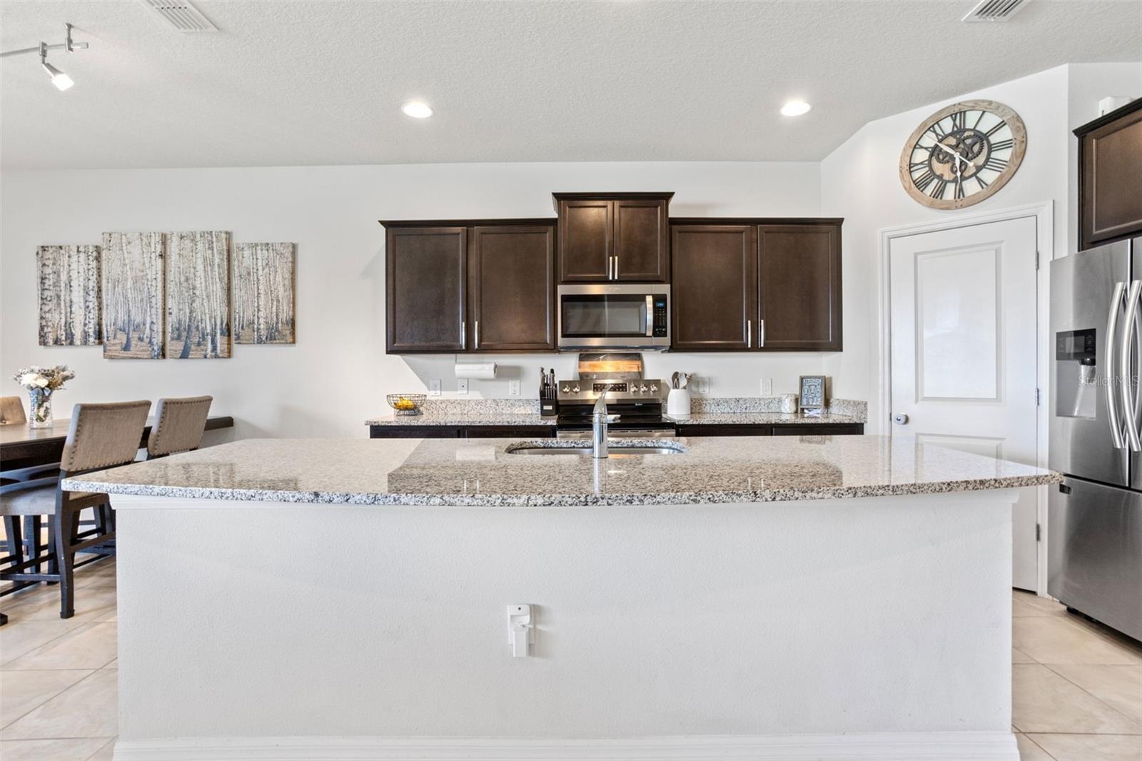 Image 14 of 47 For 8723 Hinsdale Heights Drive