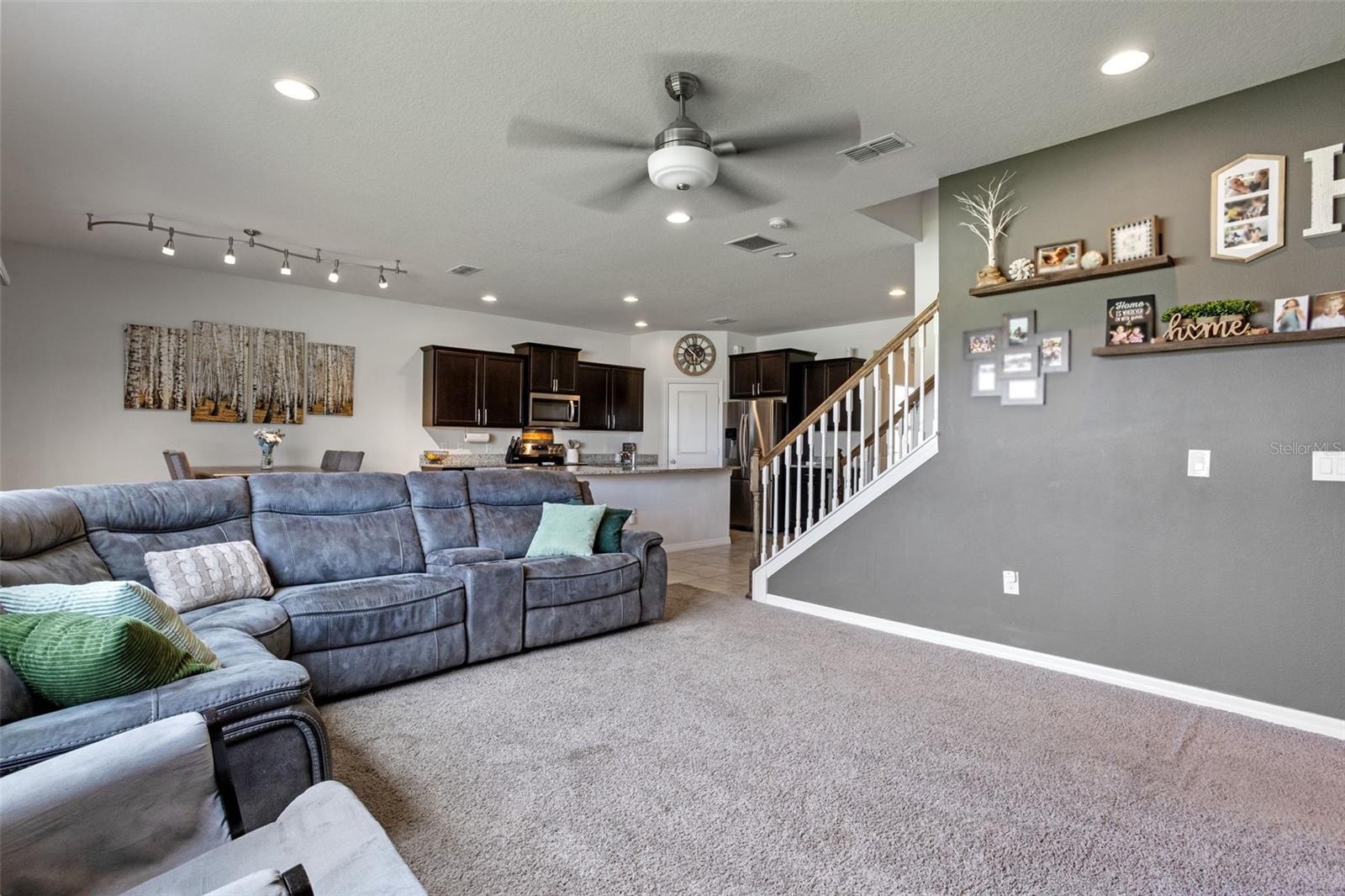 Image 5 of 47 For 8723 Hinsdale Heights Drive