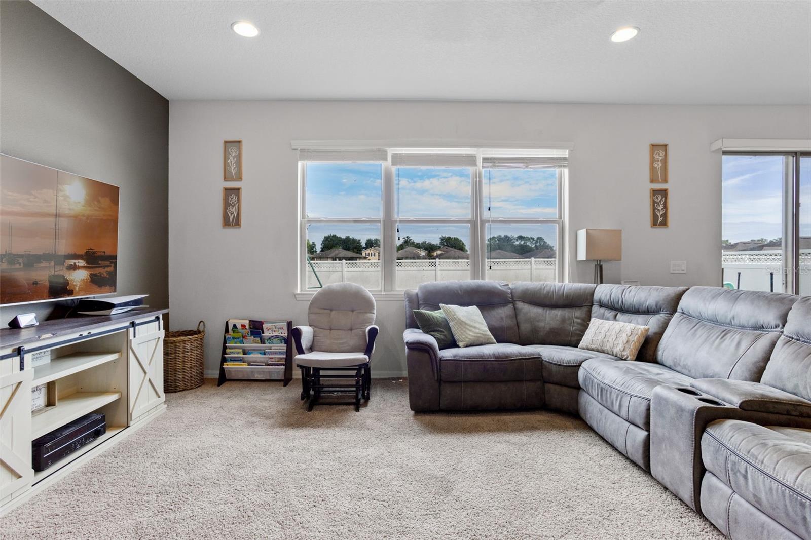 Image 6 of 47 For 8723 Hinsdale Heights Drive