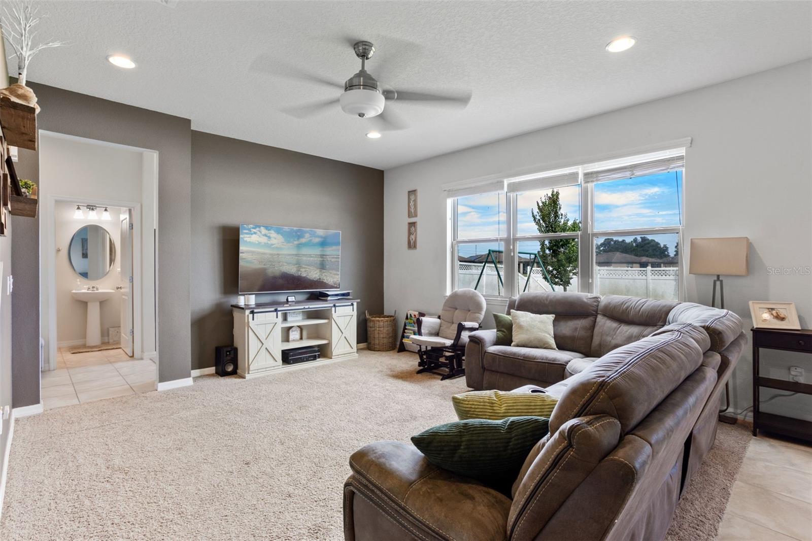 Image 7 of 47 For 8723 Hinsdale Heights Drive