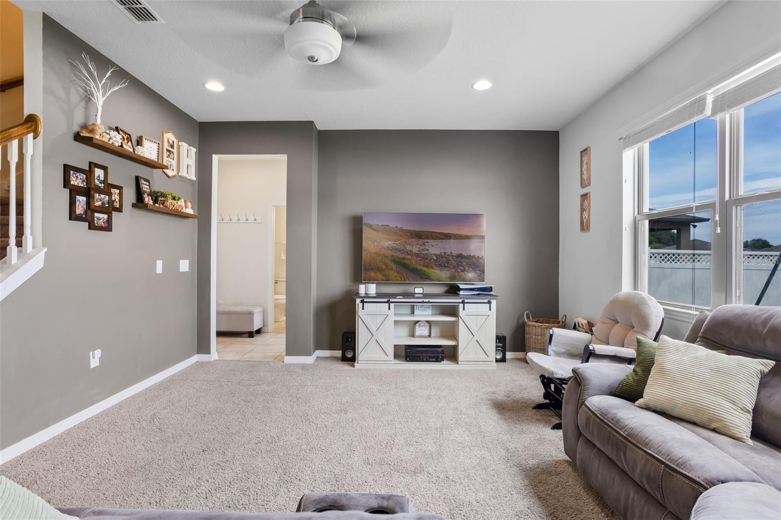Image 9 of 47 For 8723 Hinsdale Heights Drive