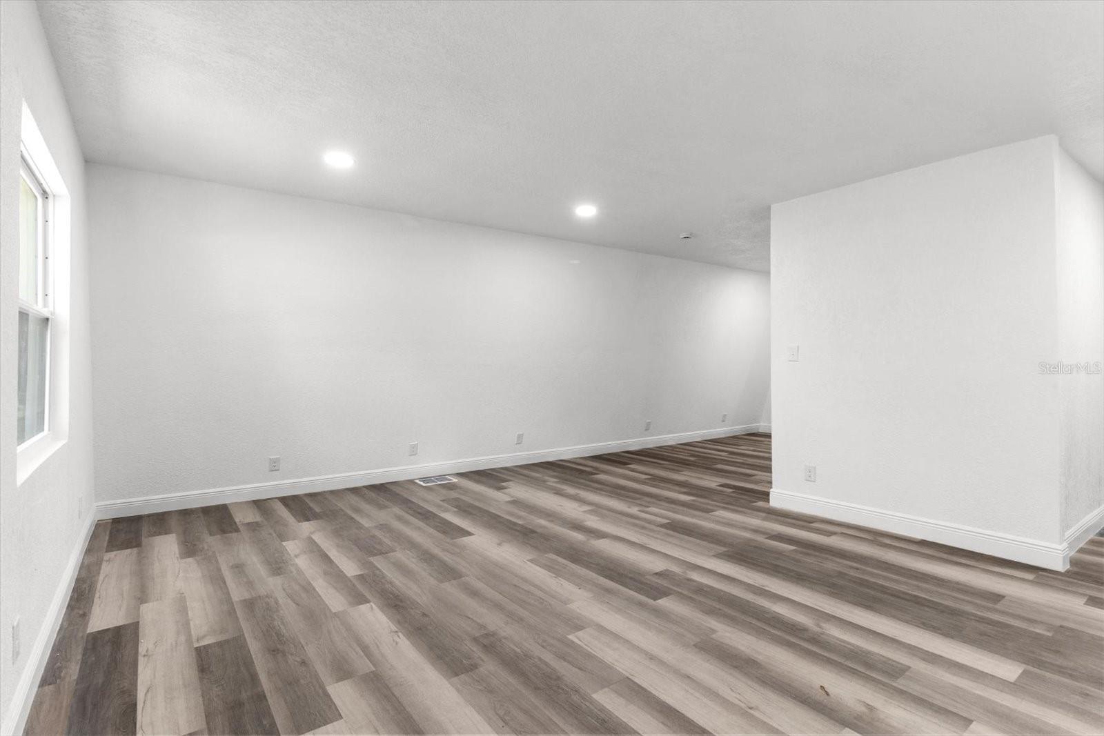 Image 11 of 56 For 383 Rooks Avenue