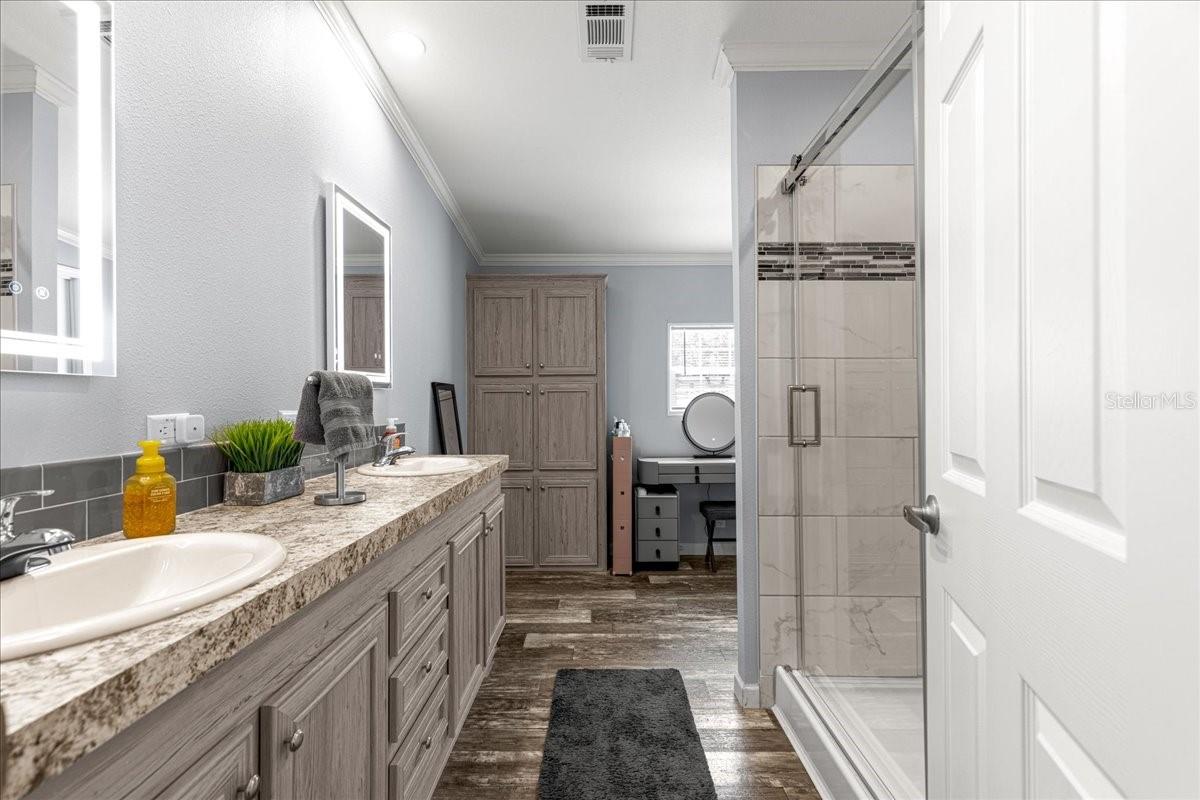 Image 21 of 61 For 16145 57th Street