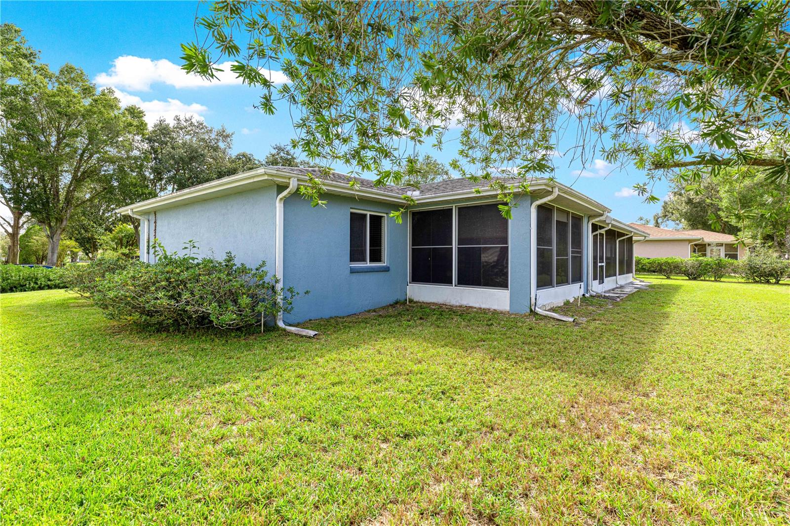 Image 4 of 26 For 10452 62nd Terrace Road