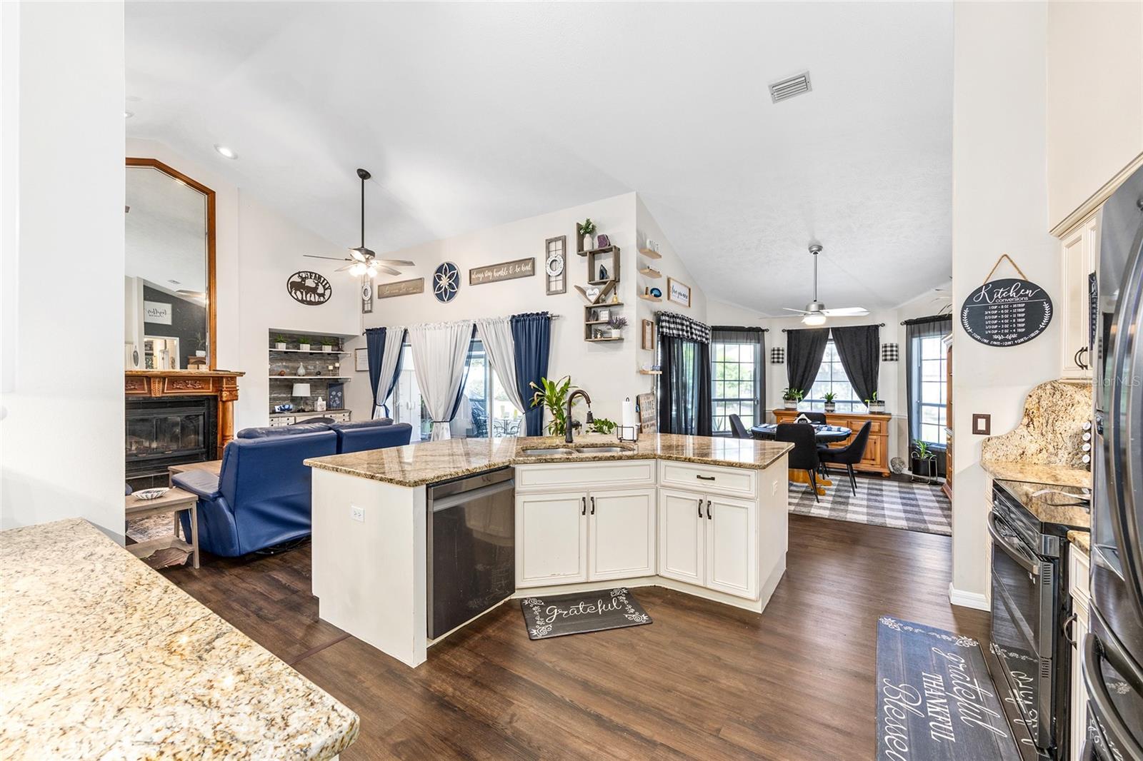 Image 19 of 68 For 2535 28th Street