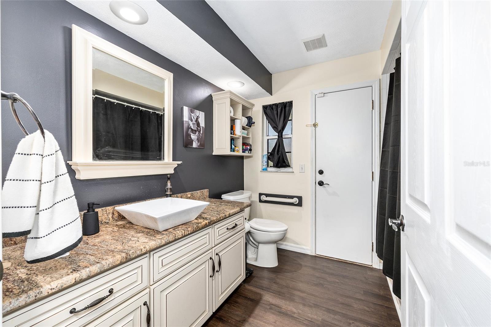 Image 22 of 68 For 2535 28th Street