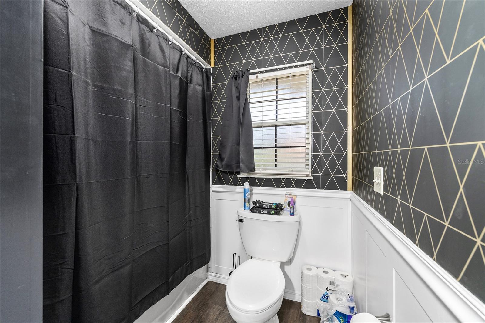 Image 30 of 68 For 2535 28th Street