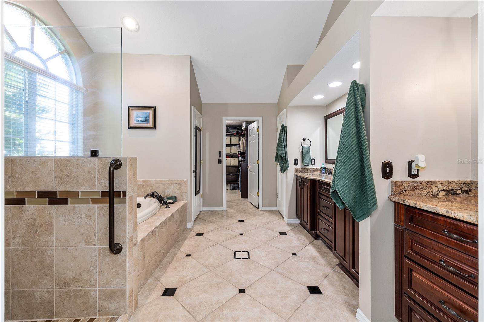 Image 37 of 68 For 2535 28th Street