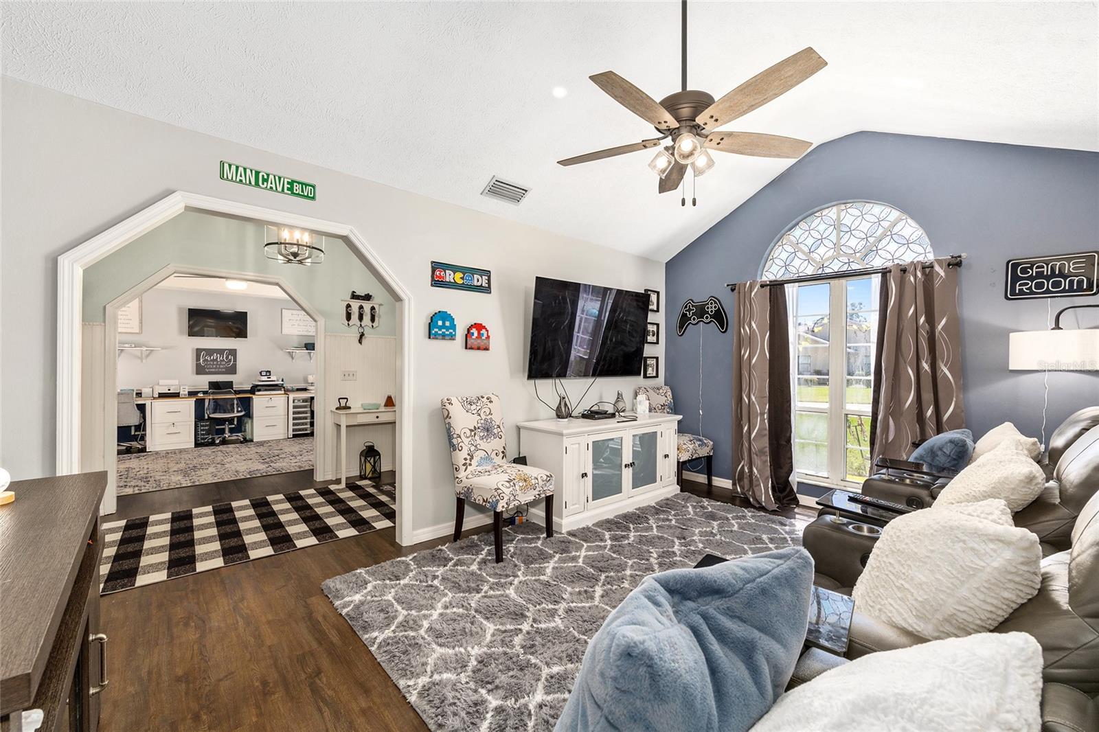 Image 42 of 68 For 2535 28th Street