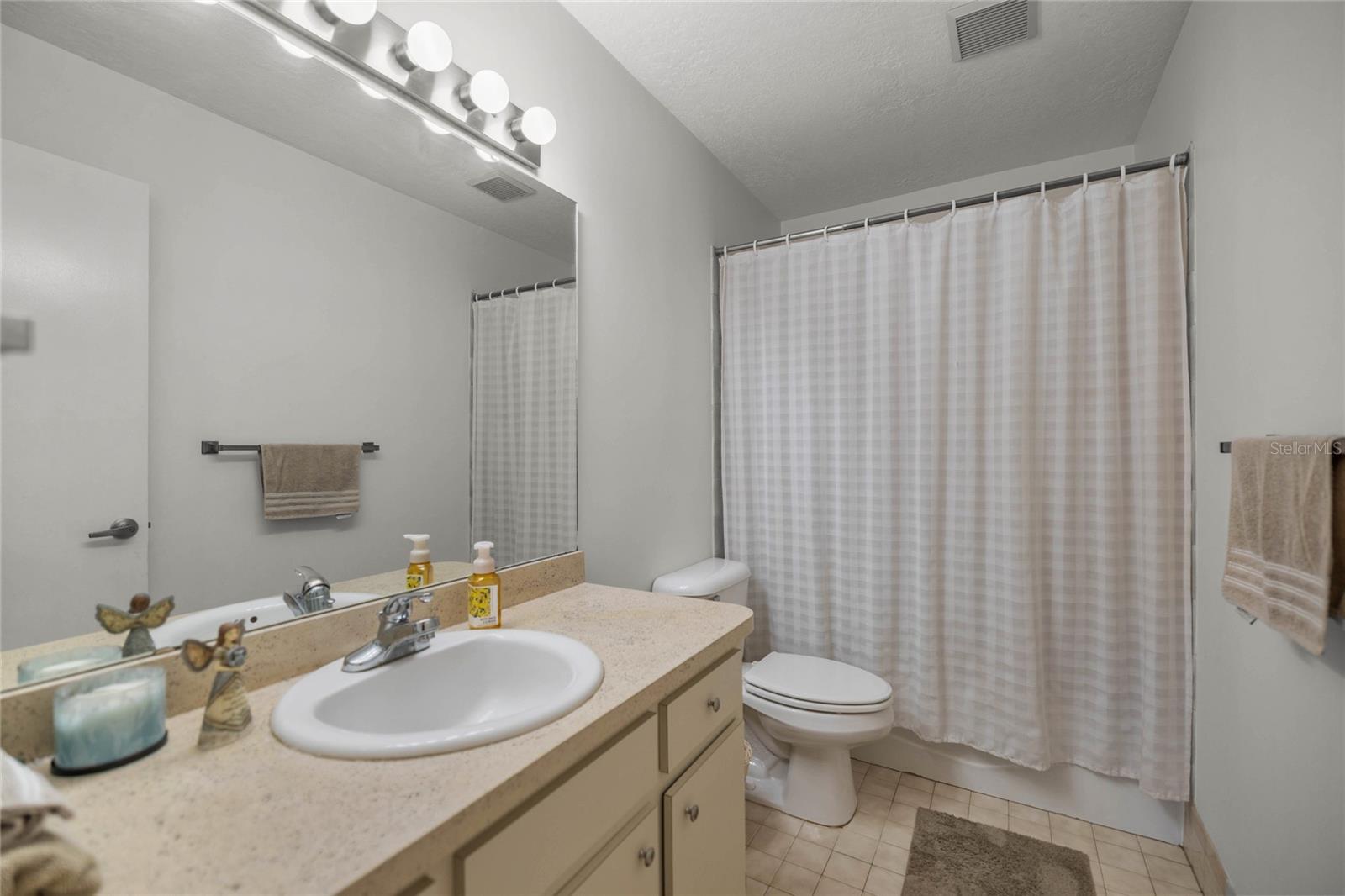 Image 30 of 54 For 2045 32nd Street