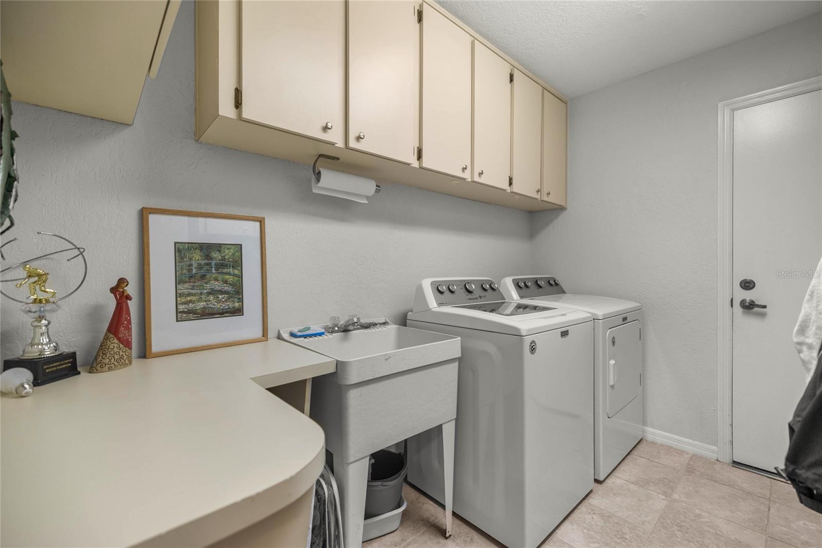 Image 32 of 54 For 2045 32nd Street