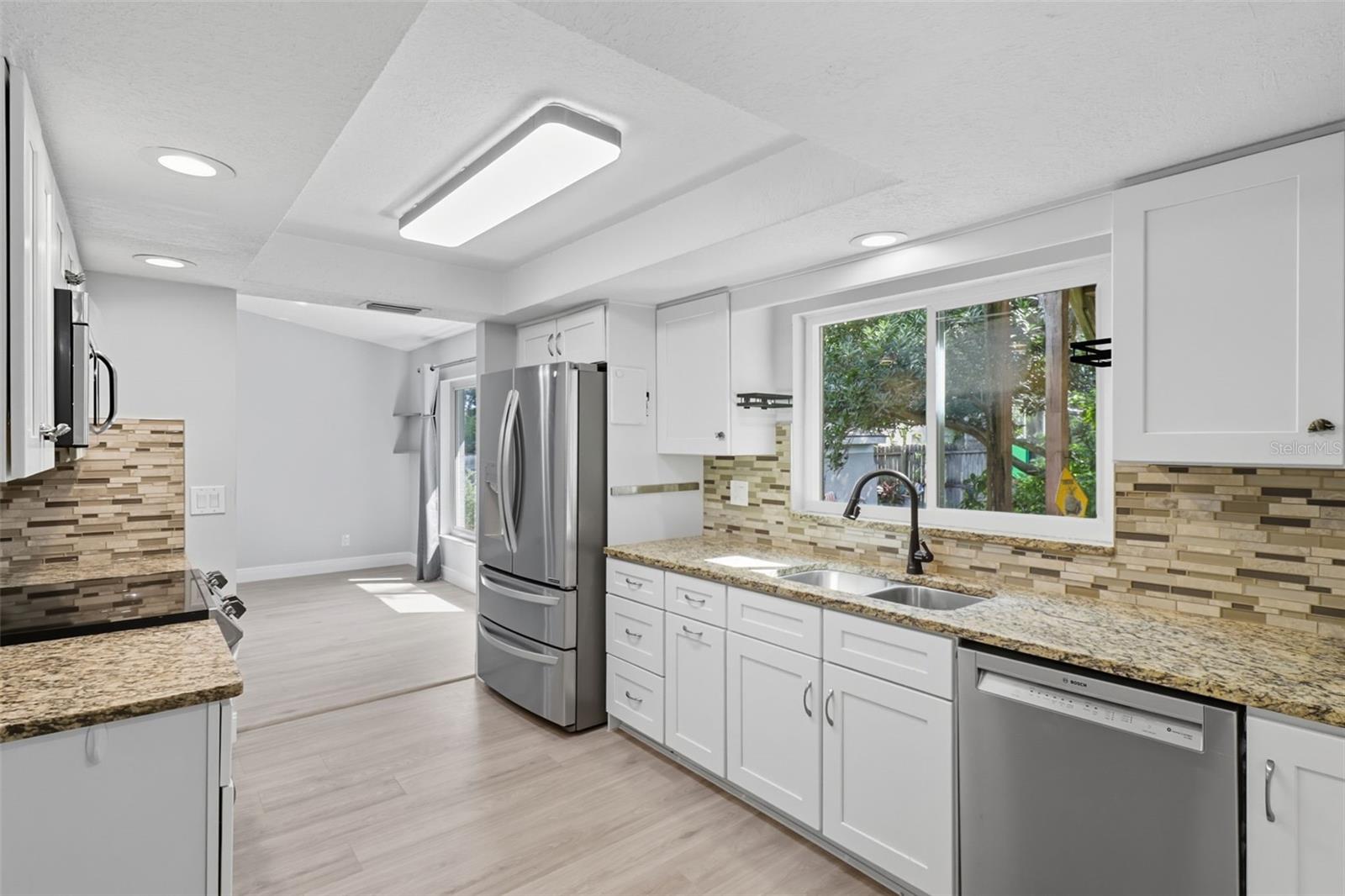 Image 12 of 44 For 2589 Knoll Street W