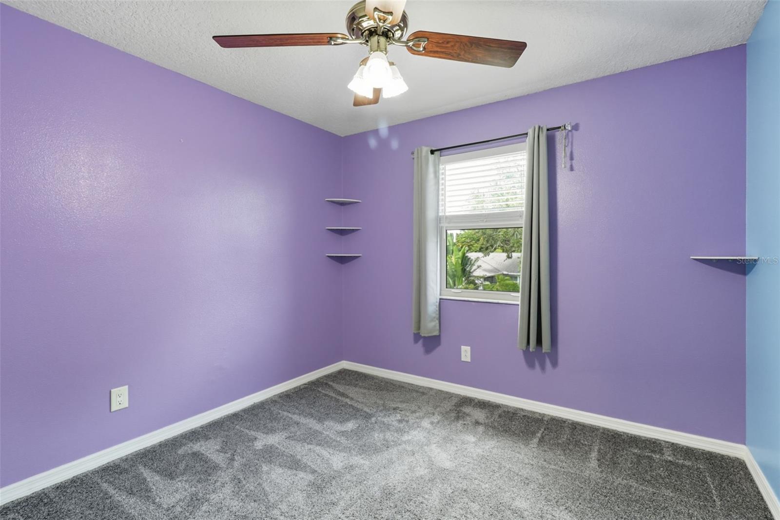 Image 24 of 44 For 2589 Knoll Street W