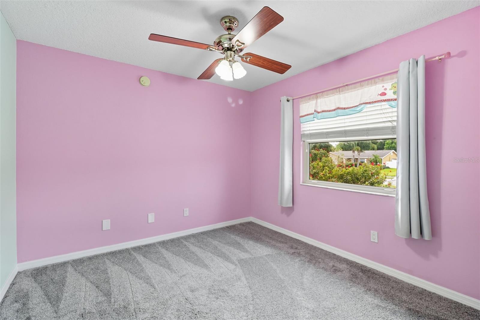 Image 26 of 44 For 2589 Knoll Street W
