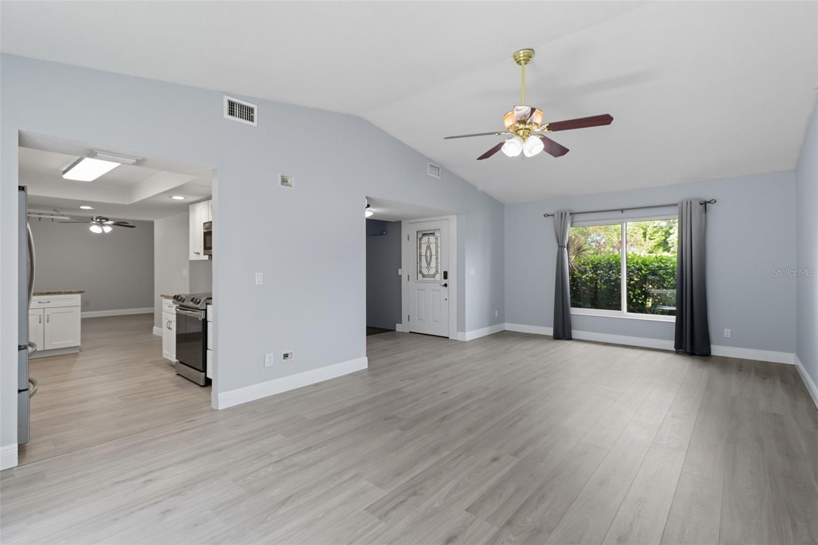 Image 7 of 44 For 2589 Knoll Street W