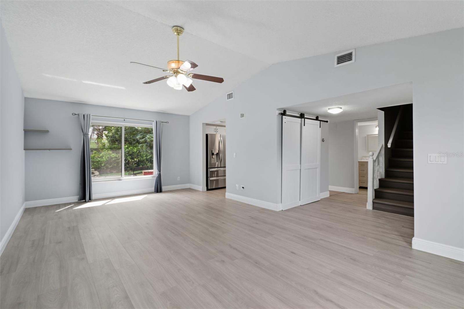 Image 8 of 44 For 2589 Knoll Street W
