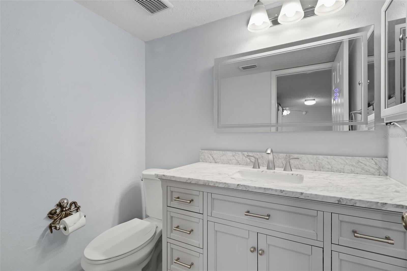 Image 9 of 44 For 2589 Knoll Street W