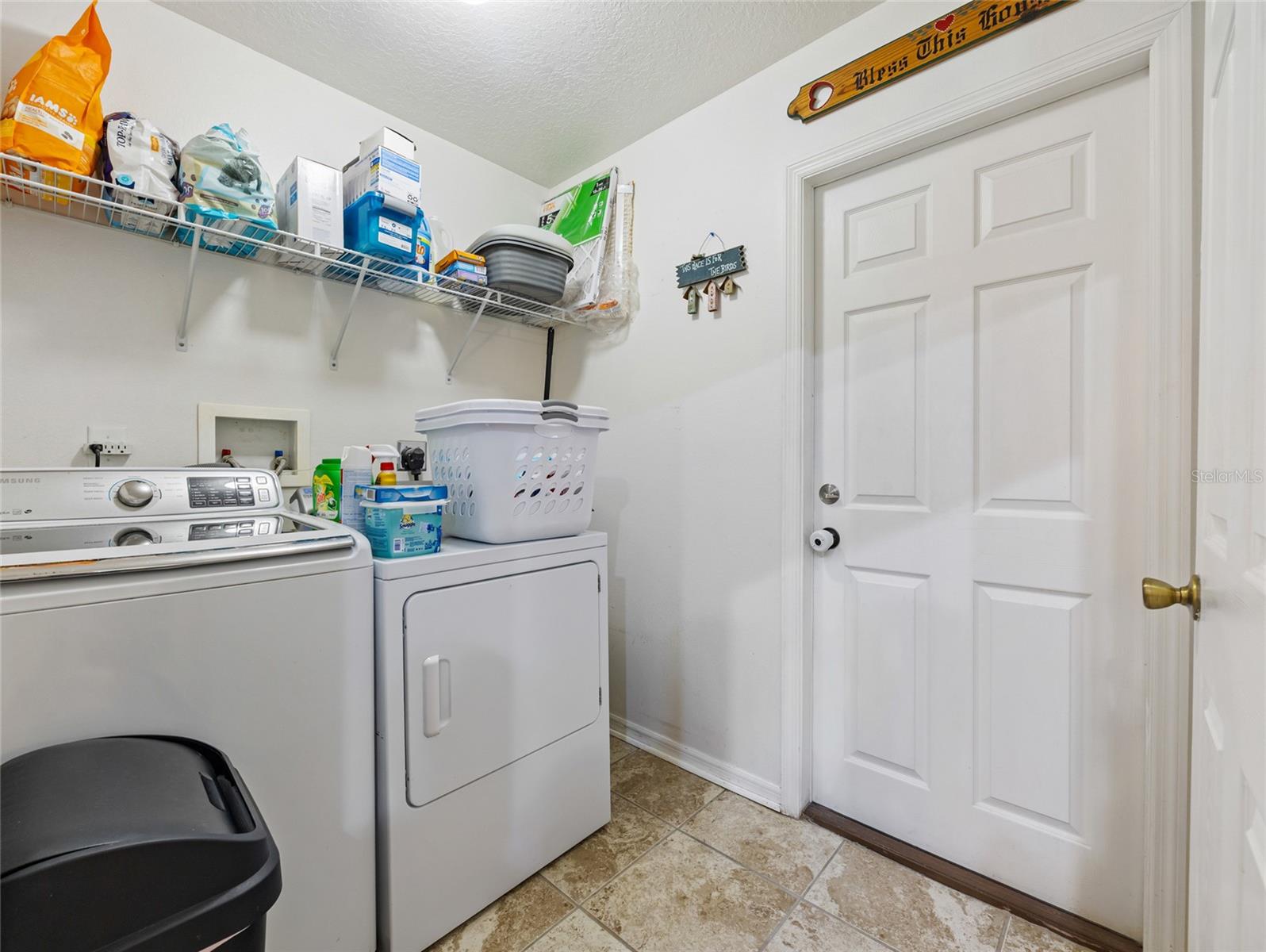 Listing photo id 28 for 9834 Bonita  