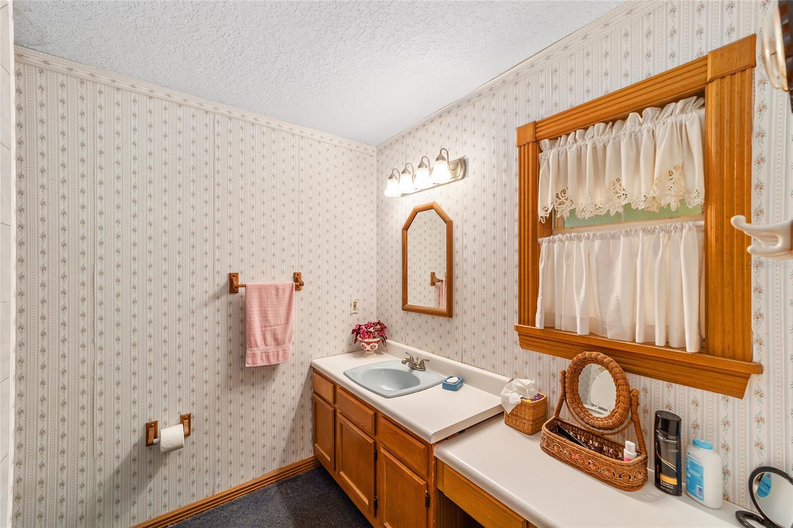 Image 20 of 58 For 5060 84th Street
