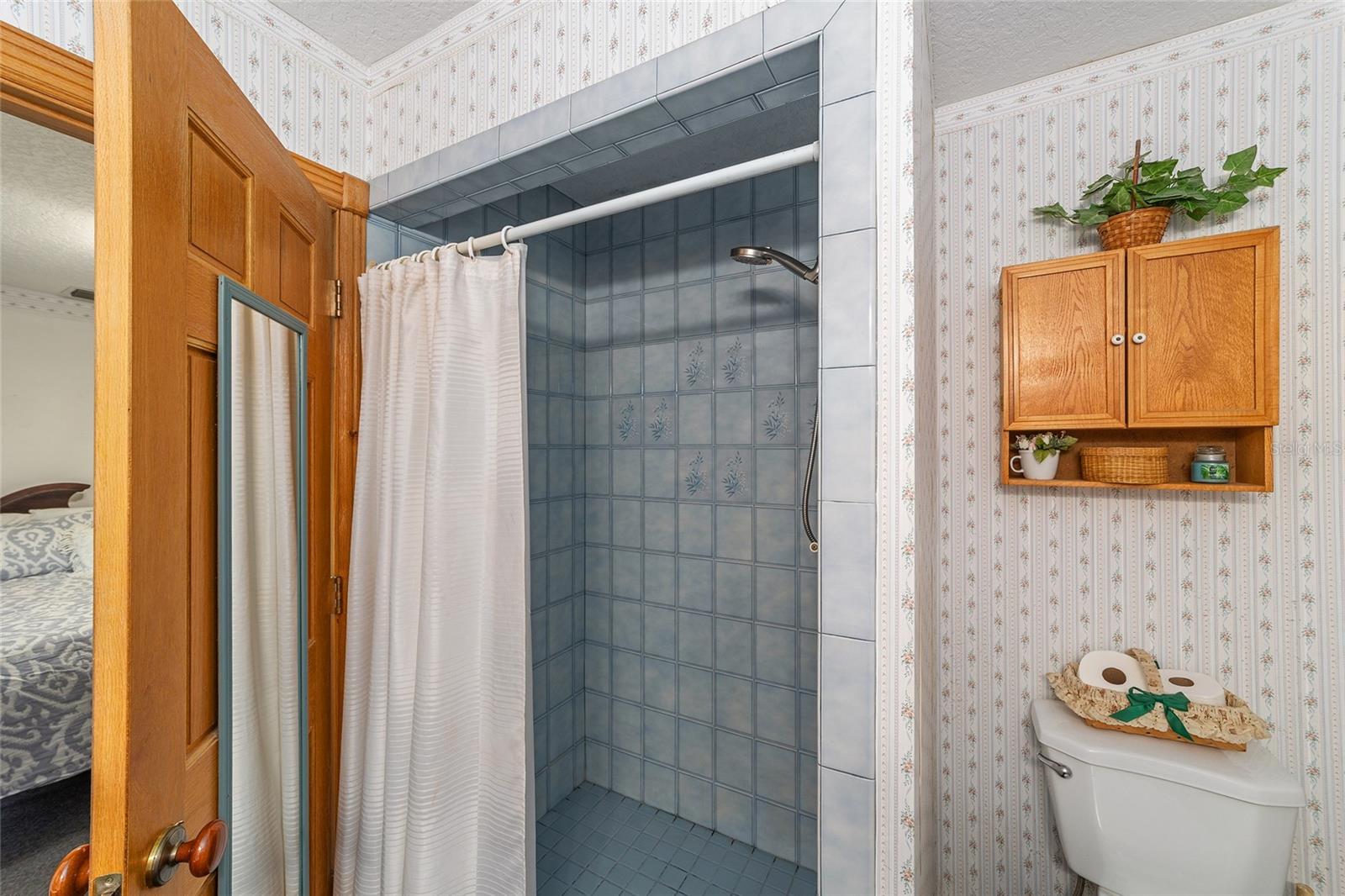 Image 21 of 58 For 5060 84th Street
