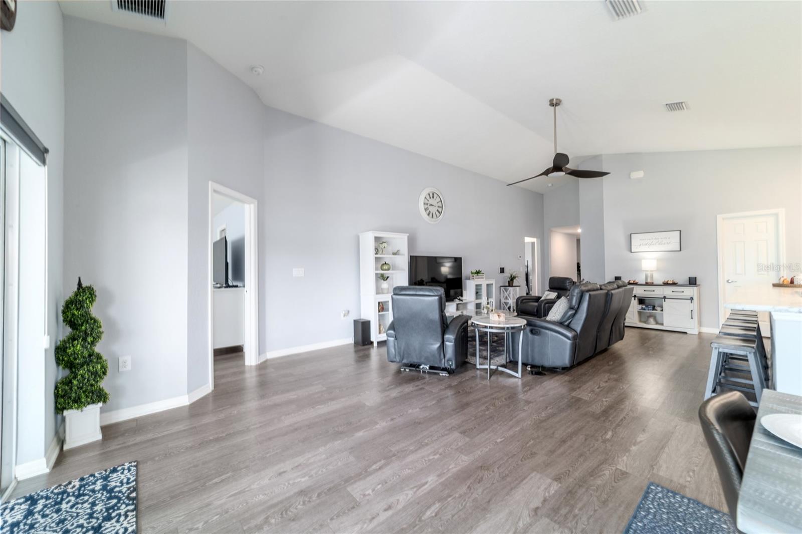 Image 18 of 61 For 9006 43rd Terrace