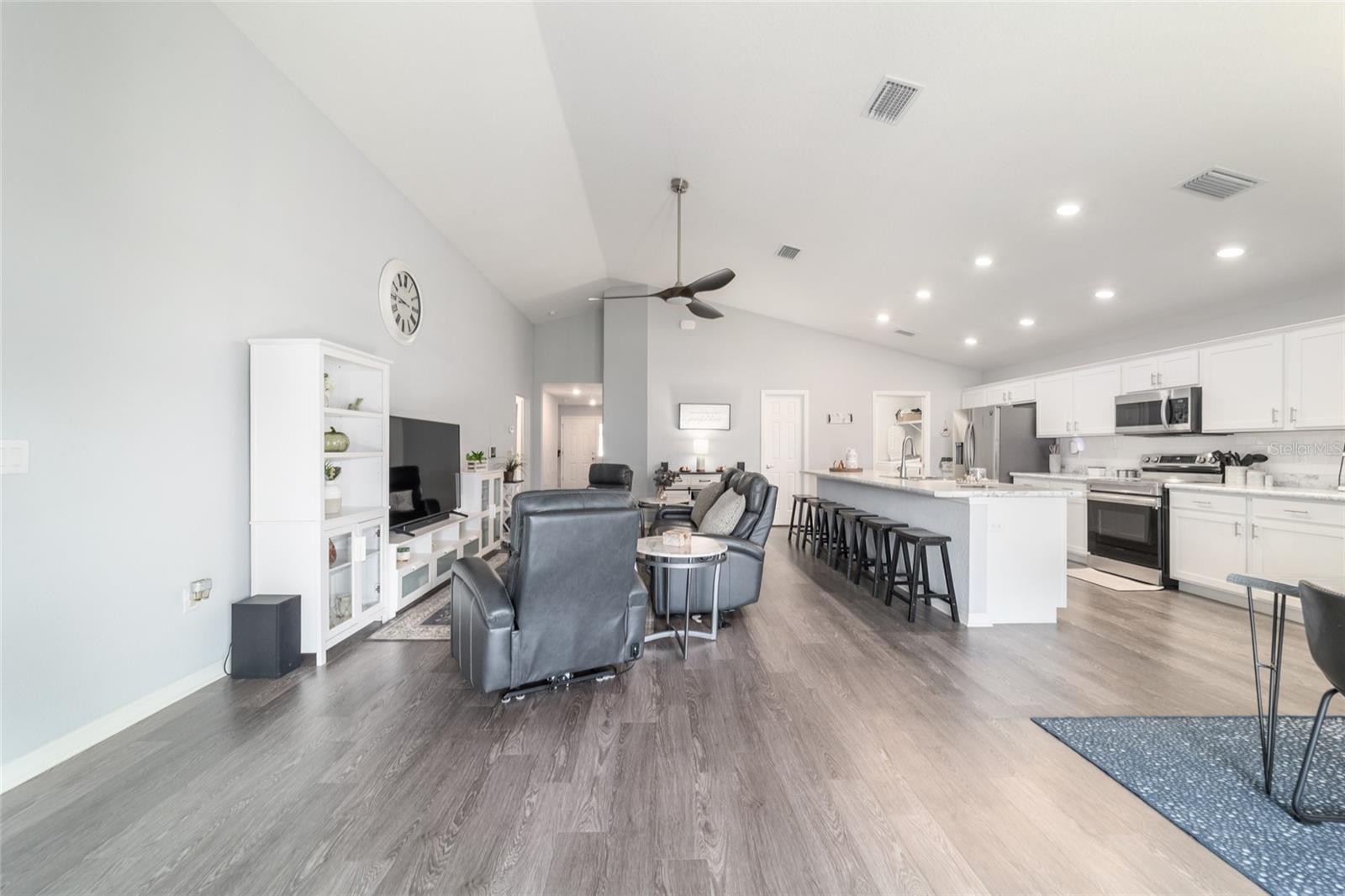 Image 19 of 61 For 9006 43rd Terrace