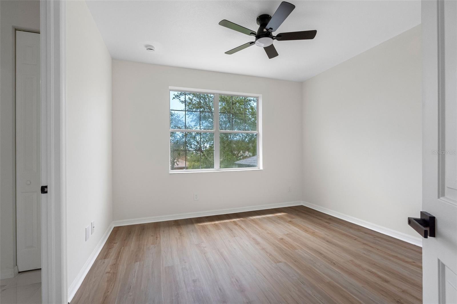 Image 12 of 25 For 6651 38th Lane E
