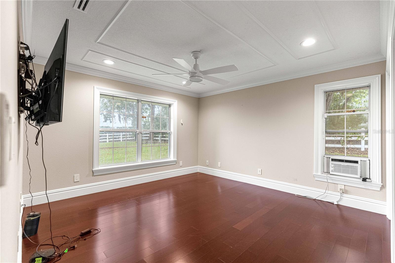 Image 42 of 75 For 7362 12th Circle