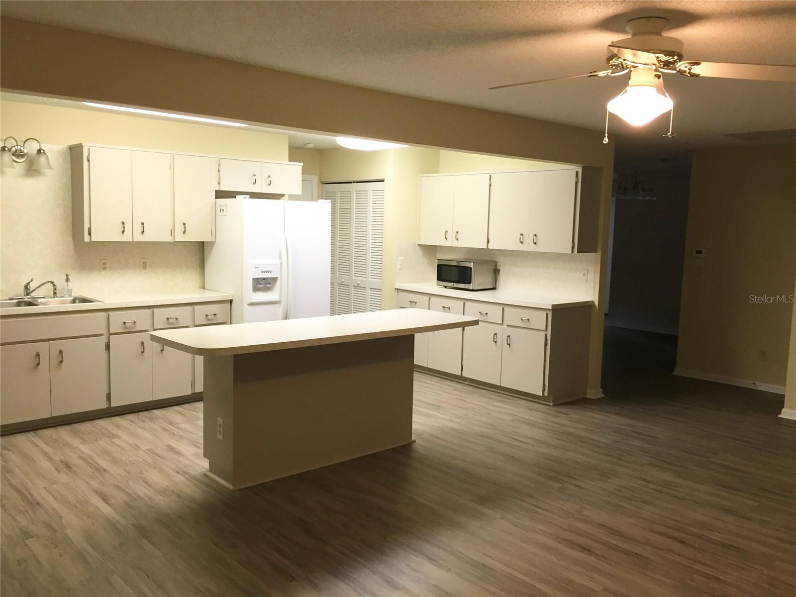Image 14 of 33 For 9157 82nd Terrace C