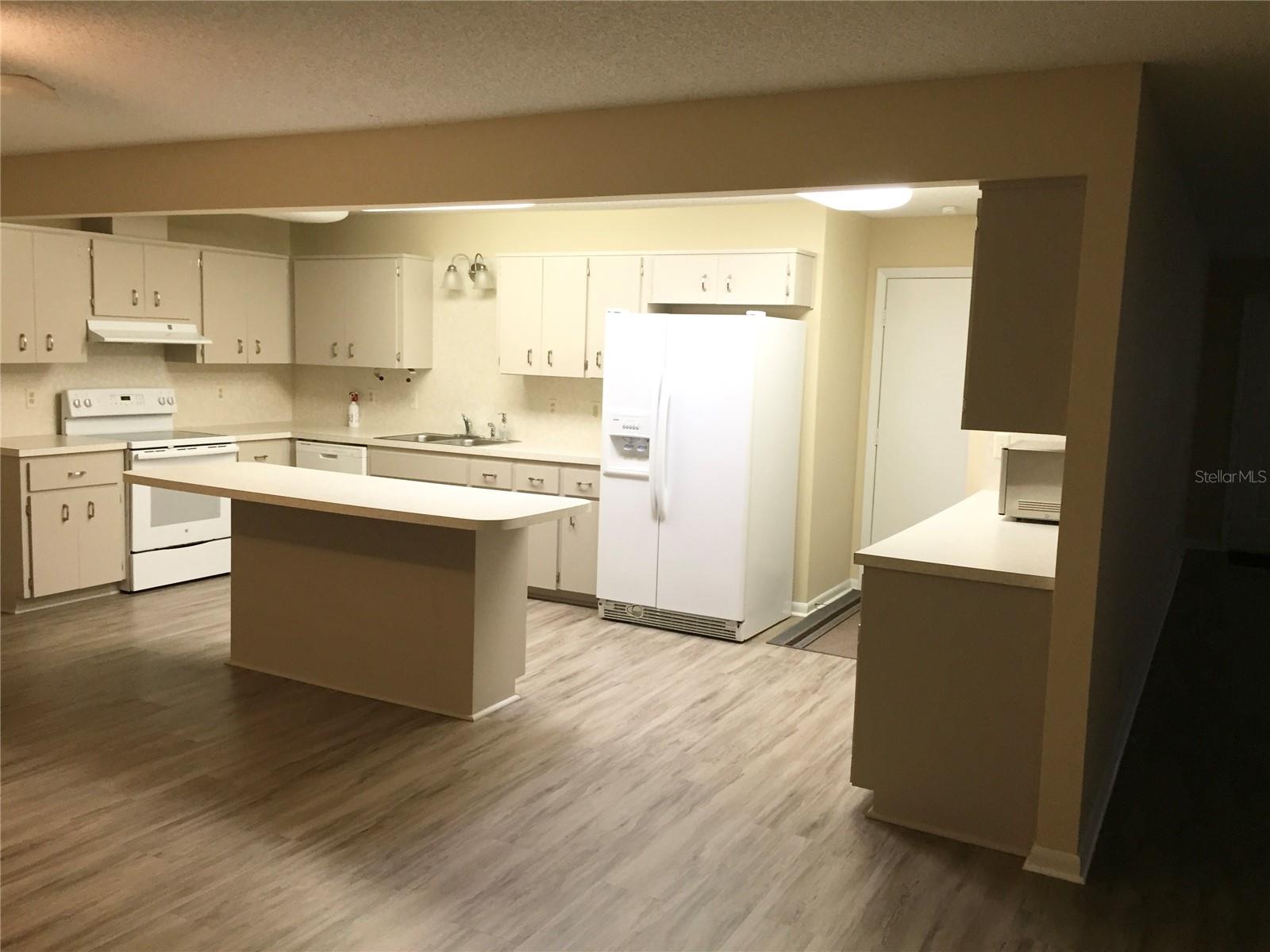 Image 15 of 33 For 9157 82nd Terrace C