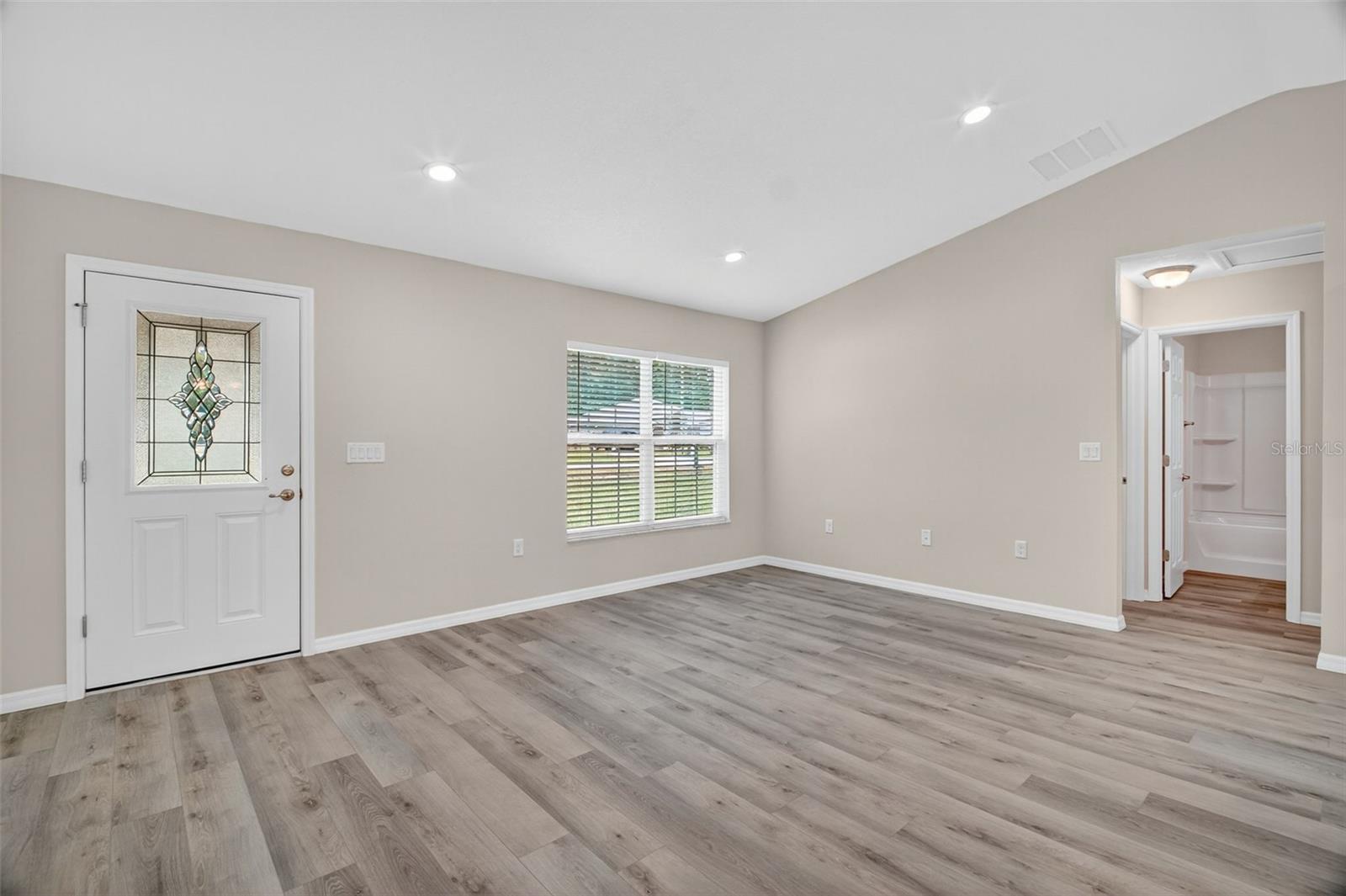Image 8 of 21 For 5331 60th Terrace