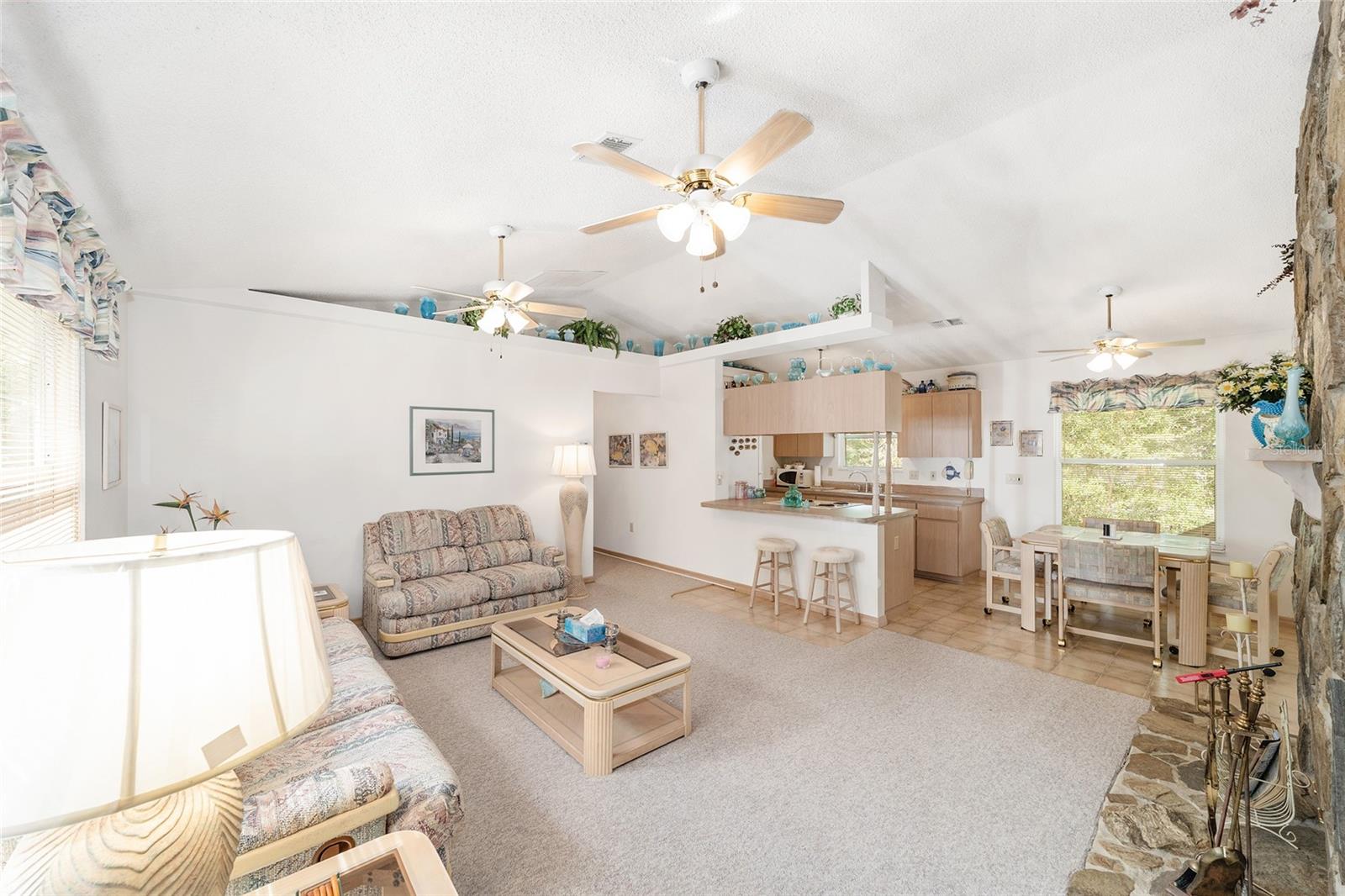 Listing photo id 11 for 5891 Cane Court