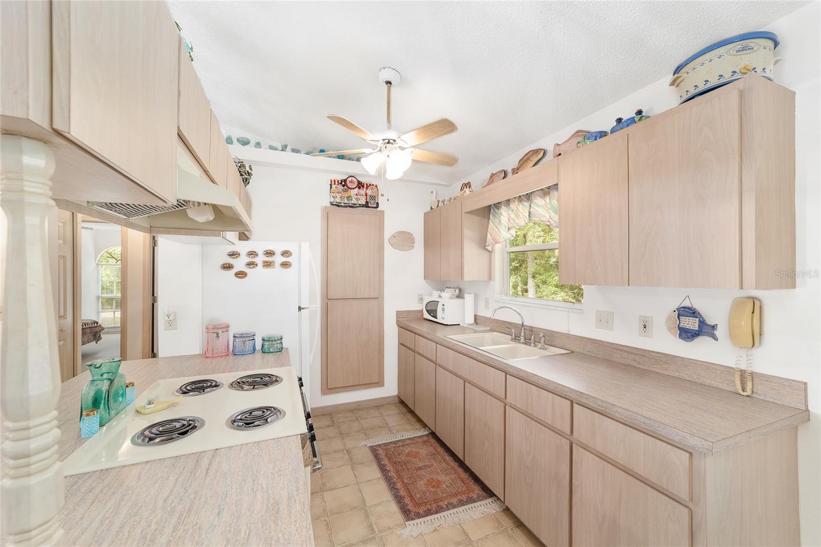 Listing photo id 17 for 5891 Cane Court