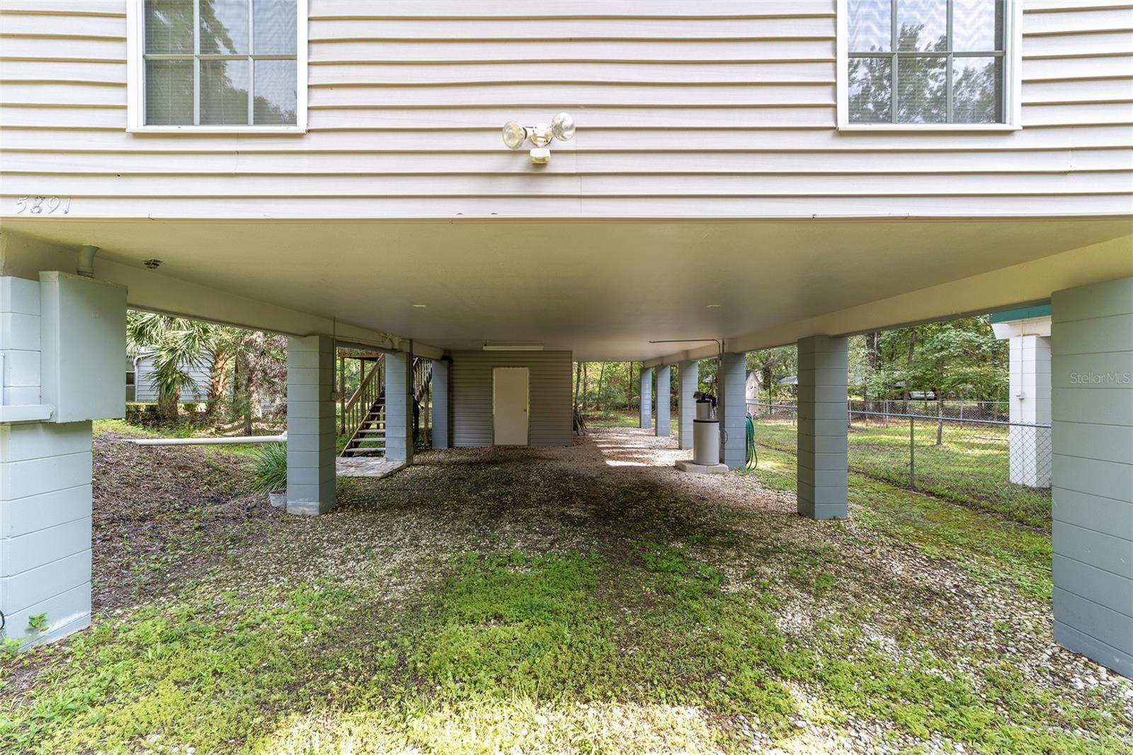 Listing photo id 28 for 5891 Cane Court
