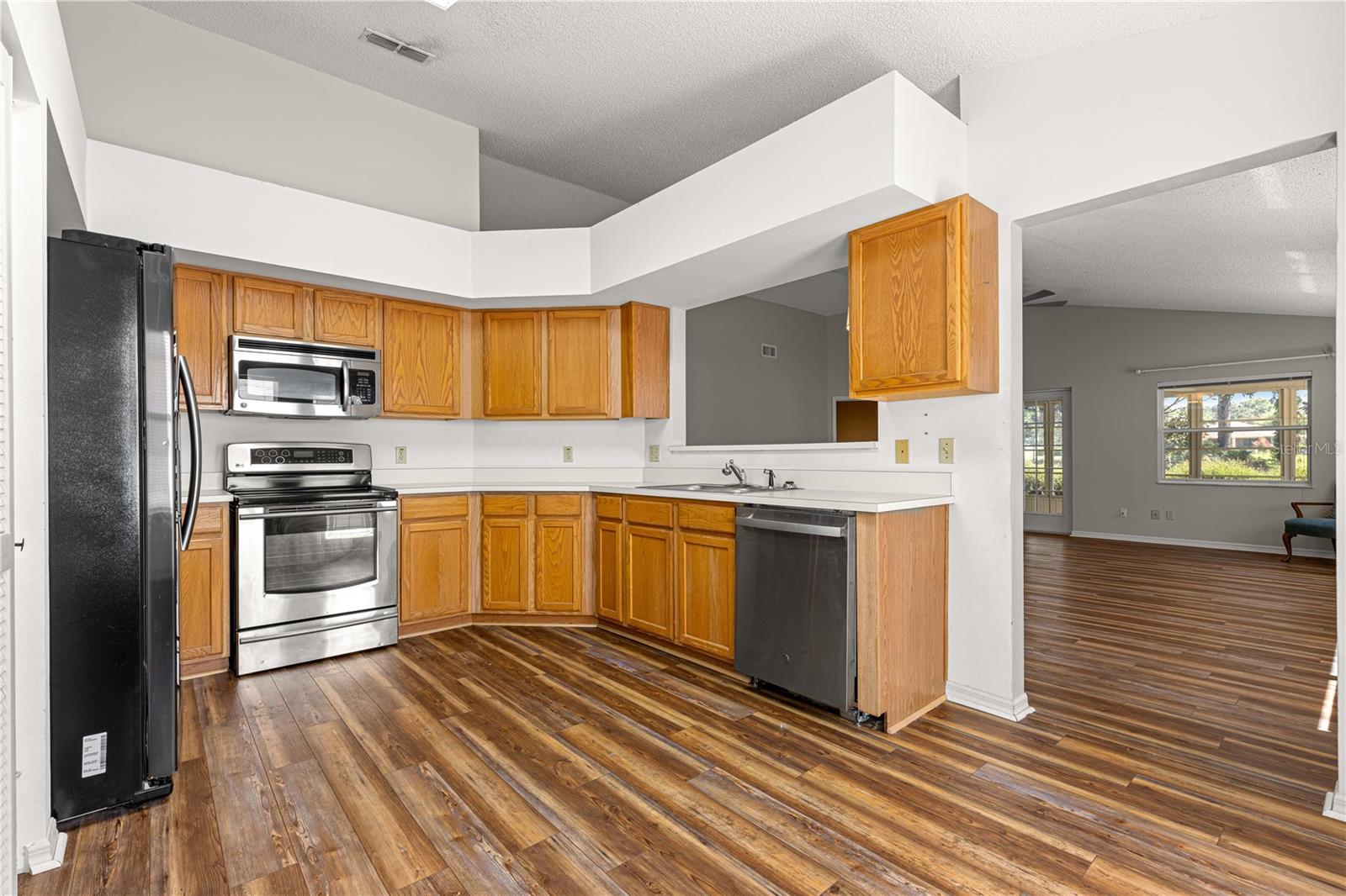 Image 22 of 34 For 9093 91st Circle