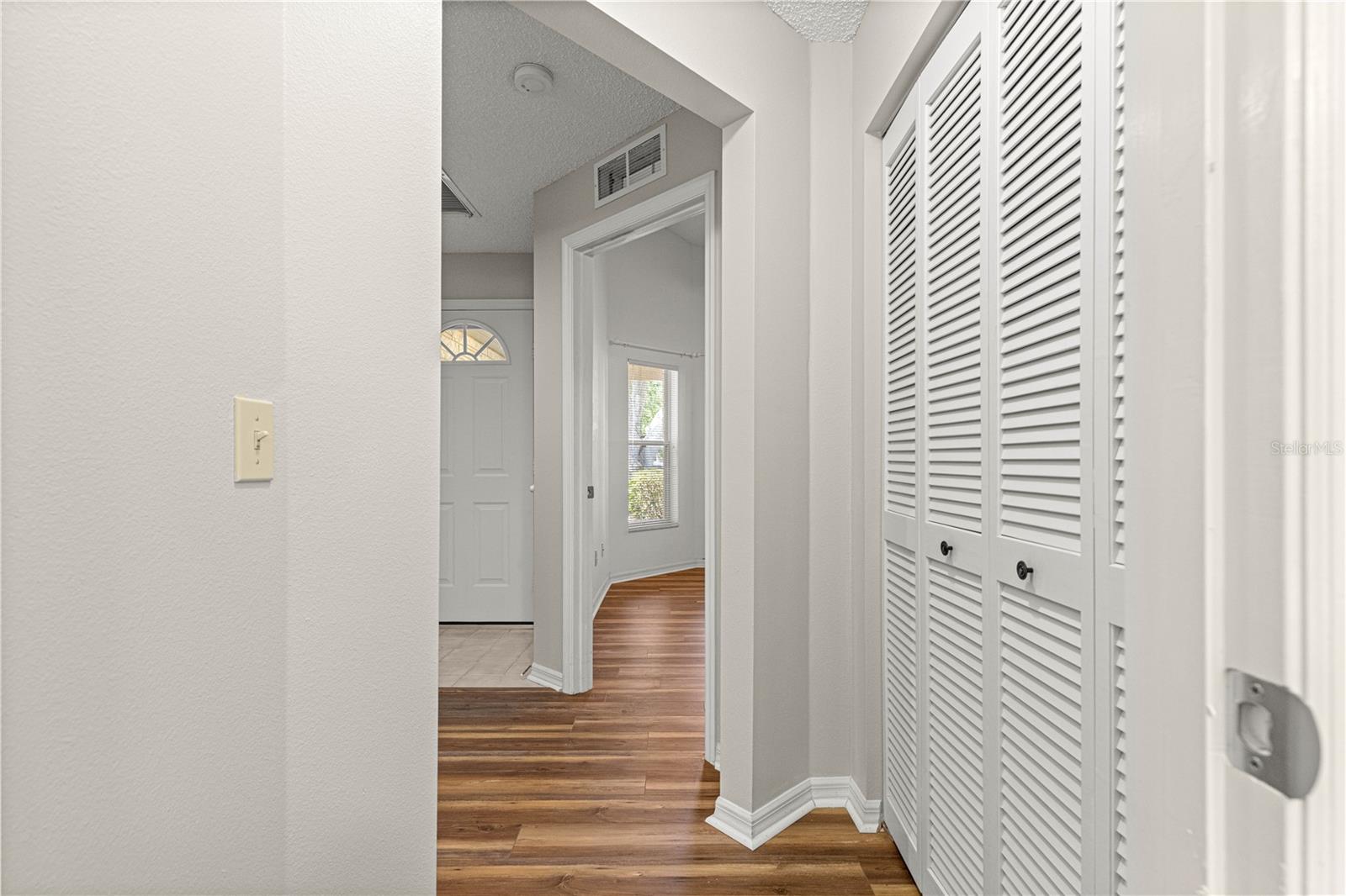 Image 8 of 34 For 9093 91st Circle