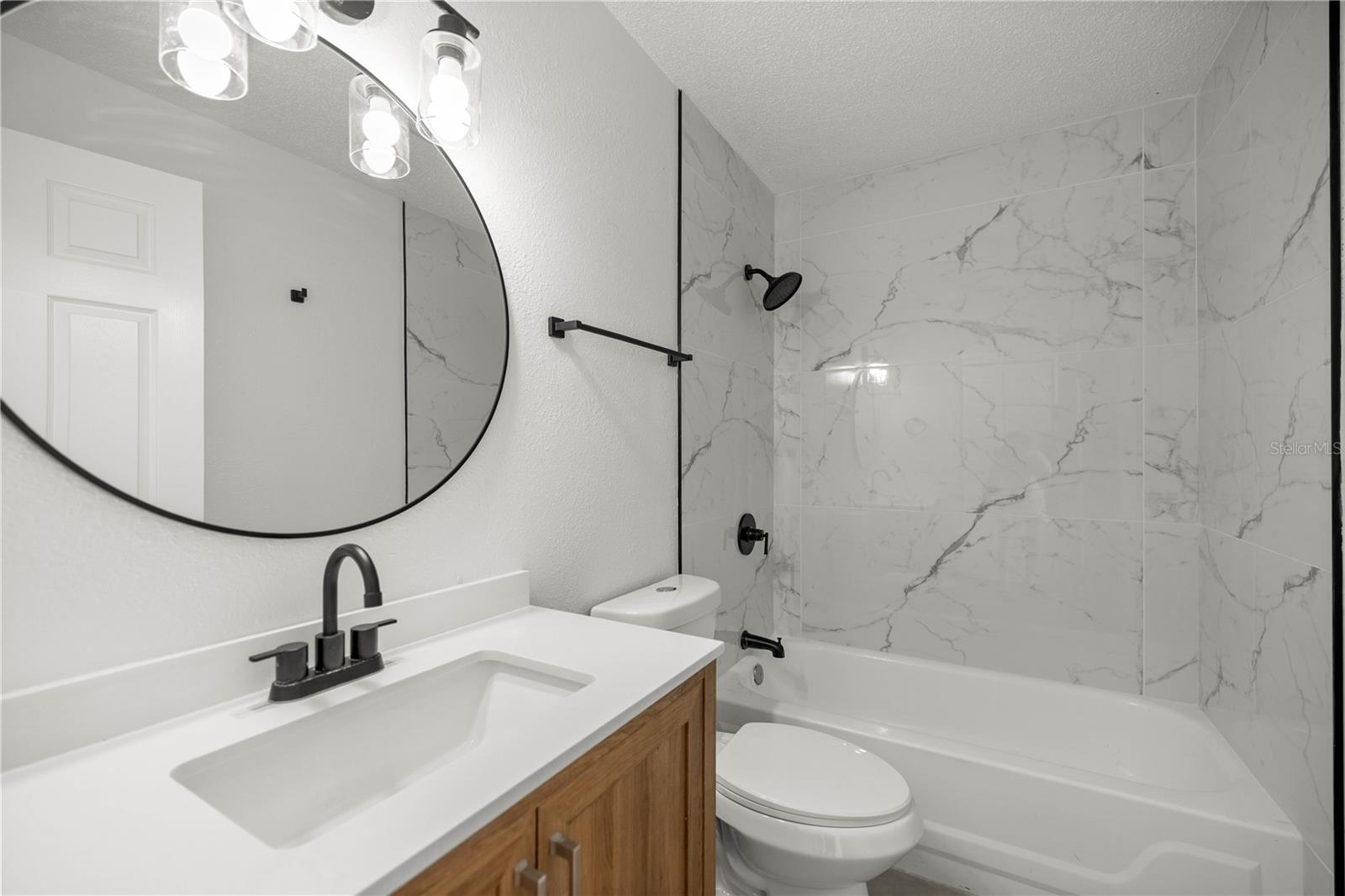 Image 8 of 13 For 5425 30th Place B