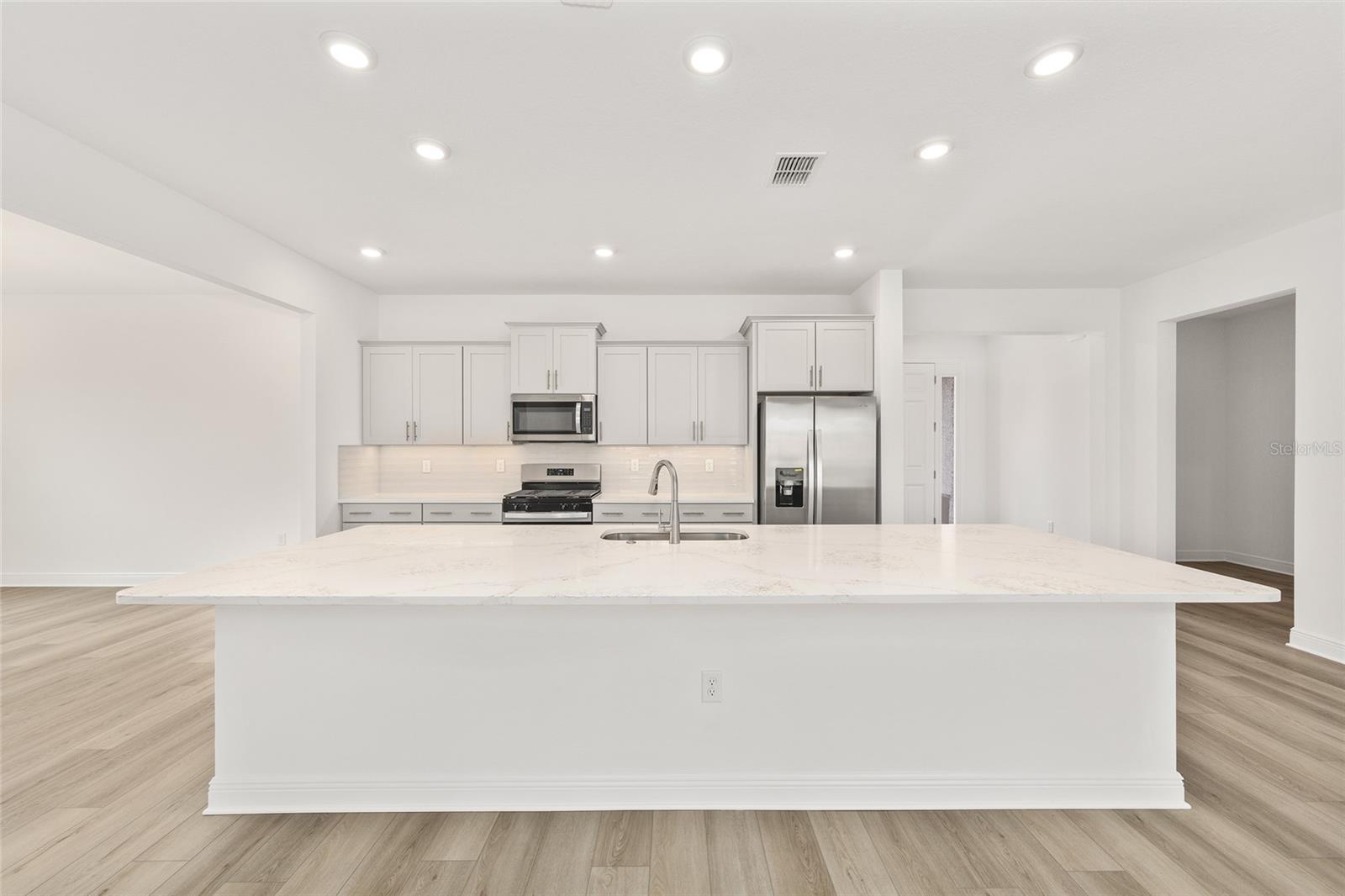 Image 20 of 46 For 10119 106th Circle