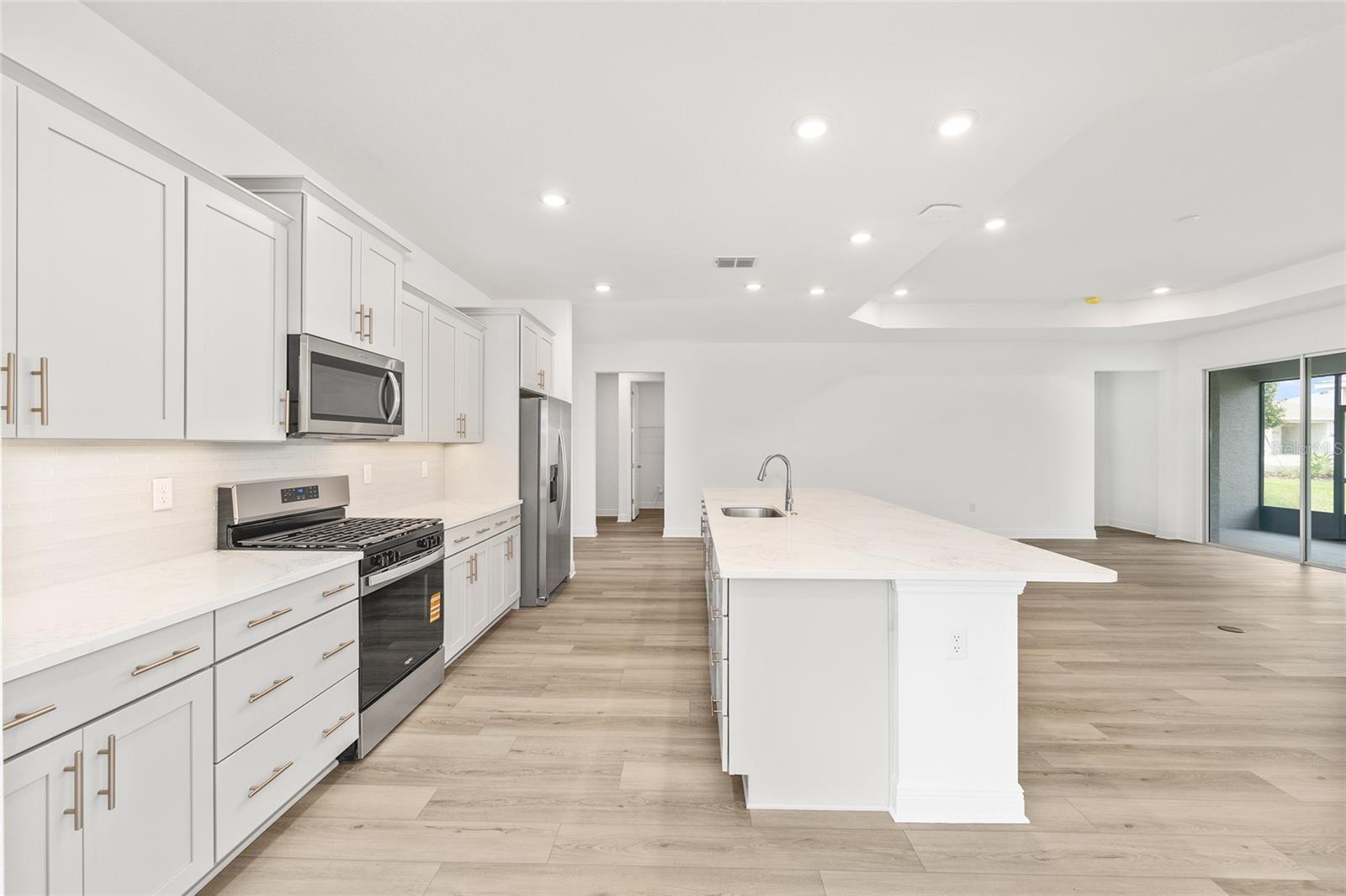 Image 22 of 46 For 10119 106th Circle