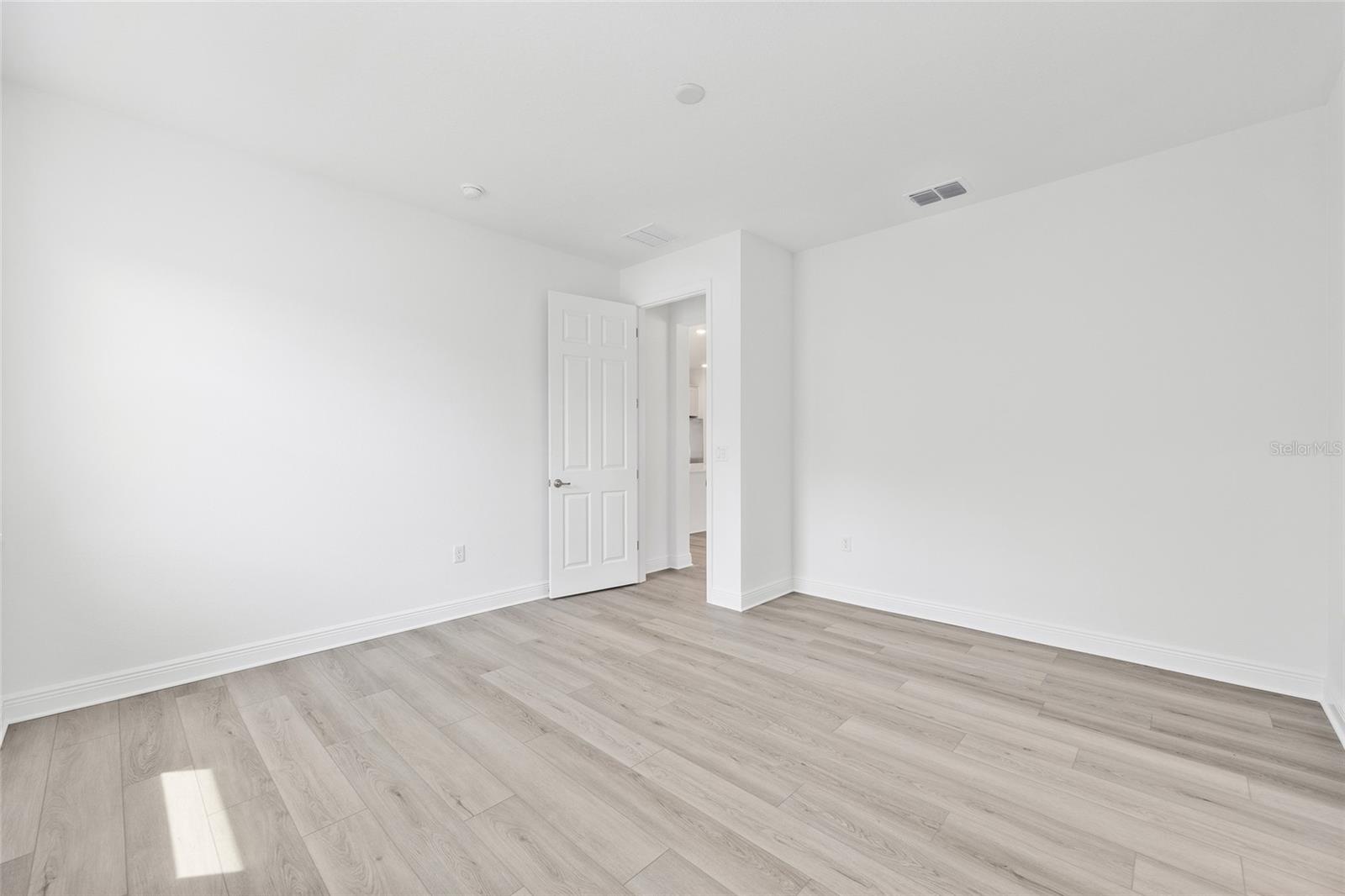 Image 31 of 46 For 10119 106th Circle