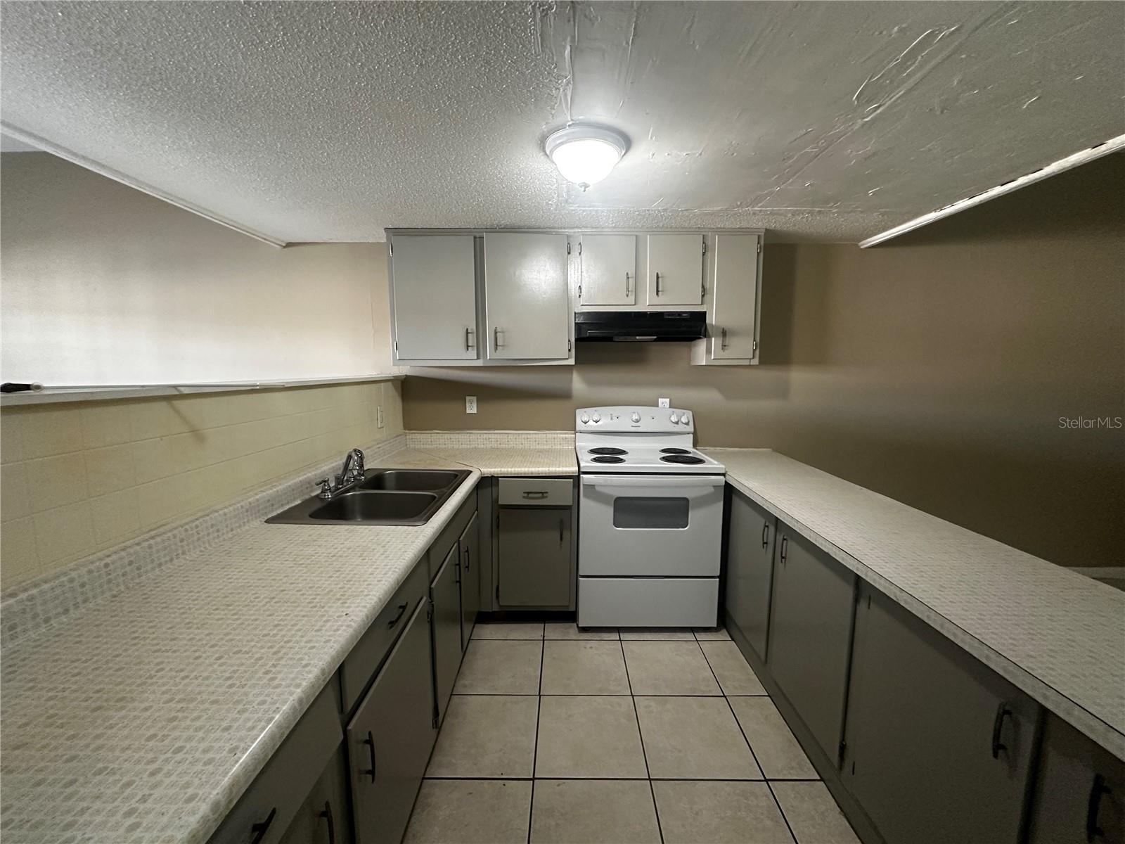 Image 5 of 11 For 2212 Silver Springs Boulevard 14