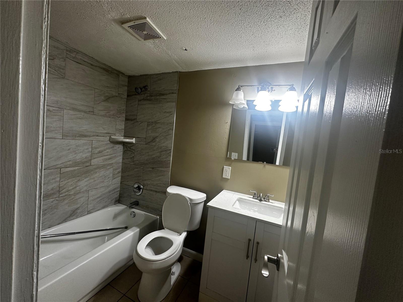 Image 9 of 11 For 2212 Silver Springs Boulevard 14