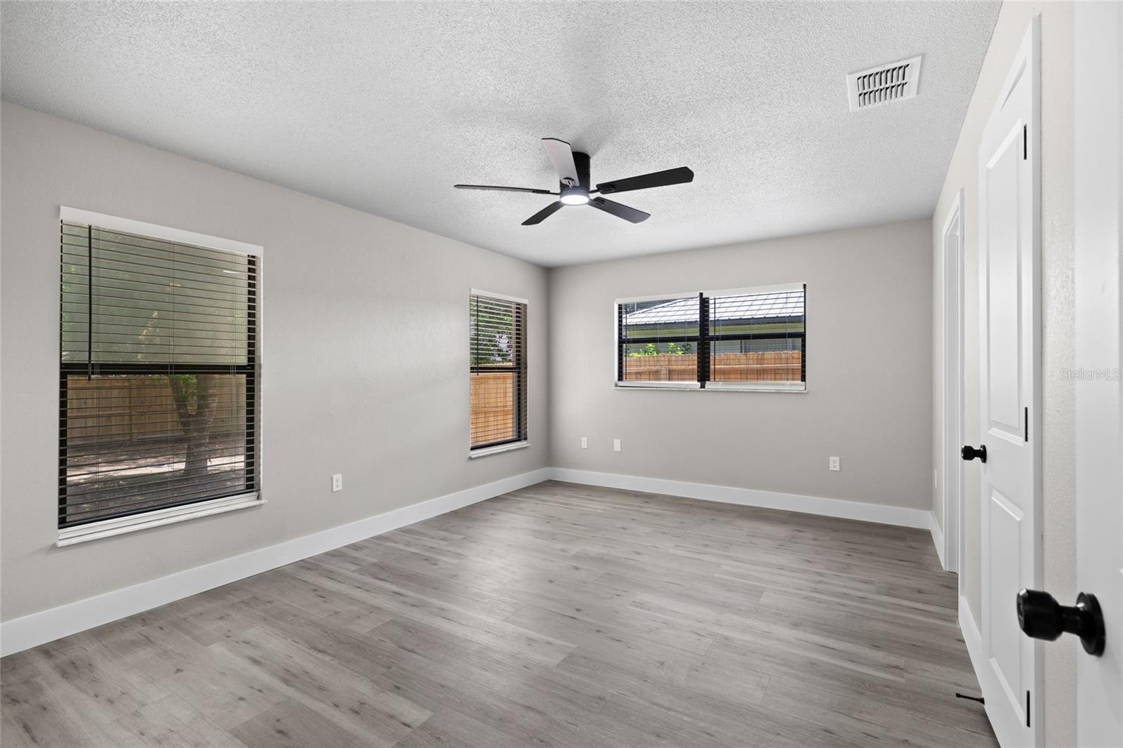 Image 17 of 27 For 281 Country Club Drive
