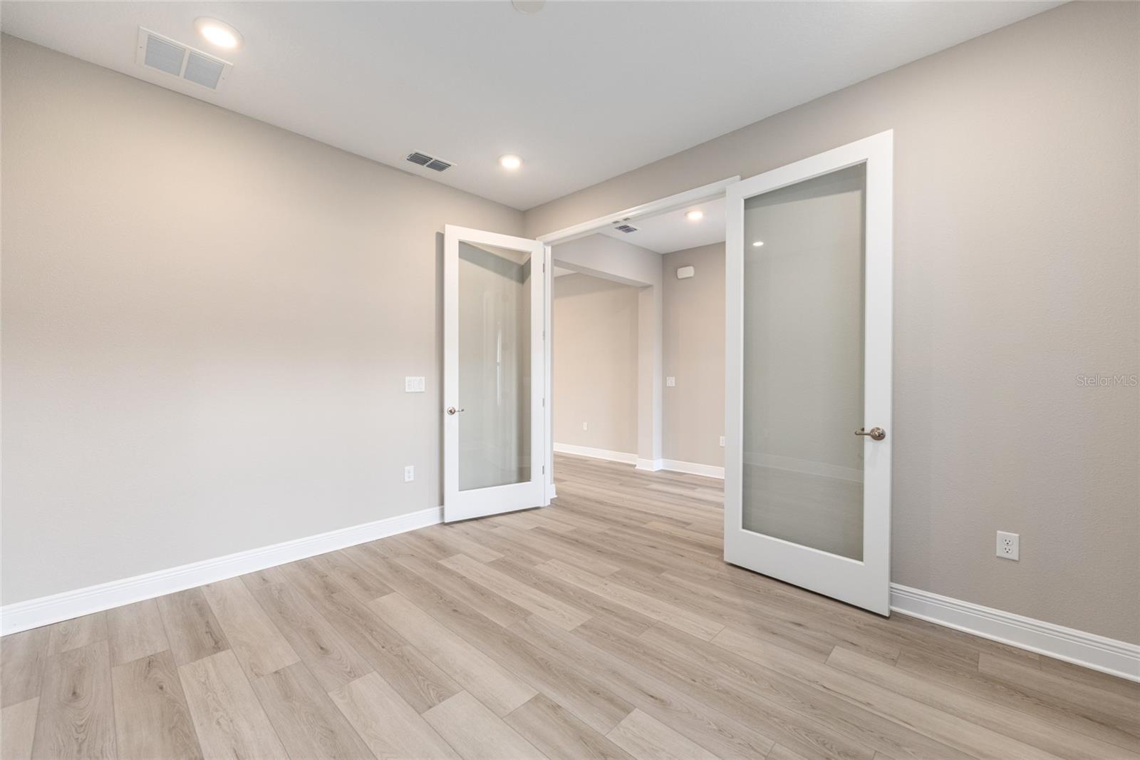 Image 11 of 41 For 10340 105th Court