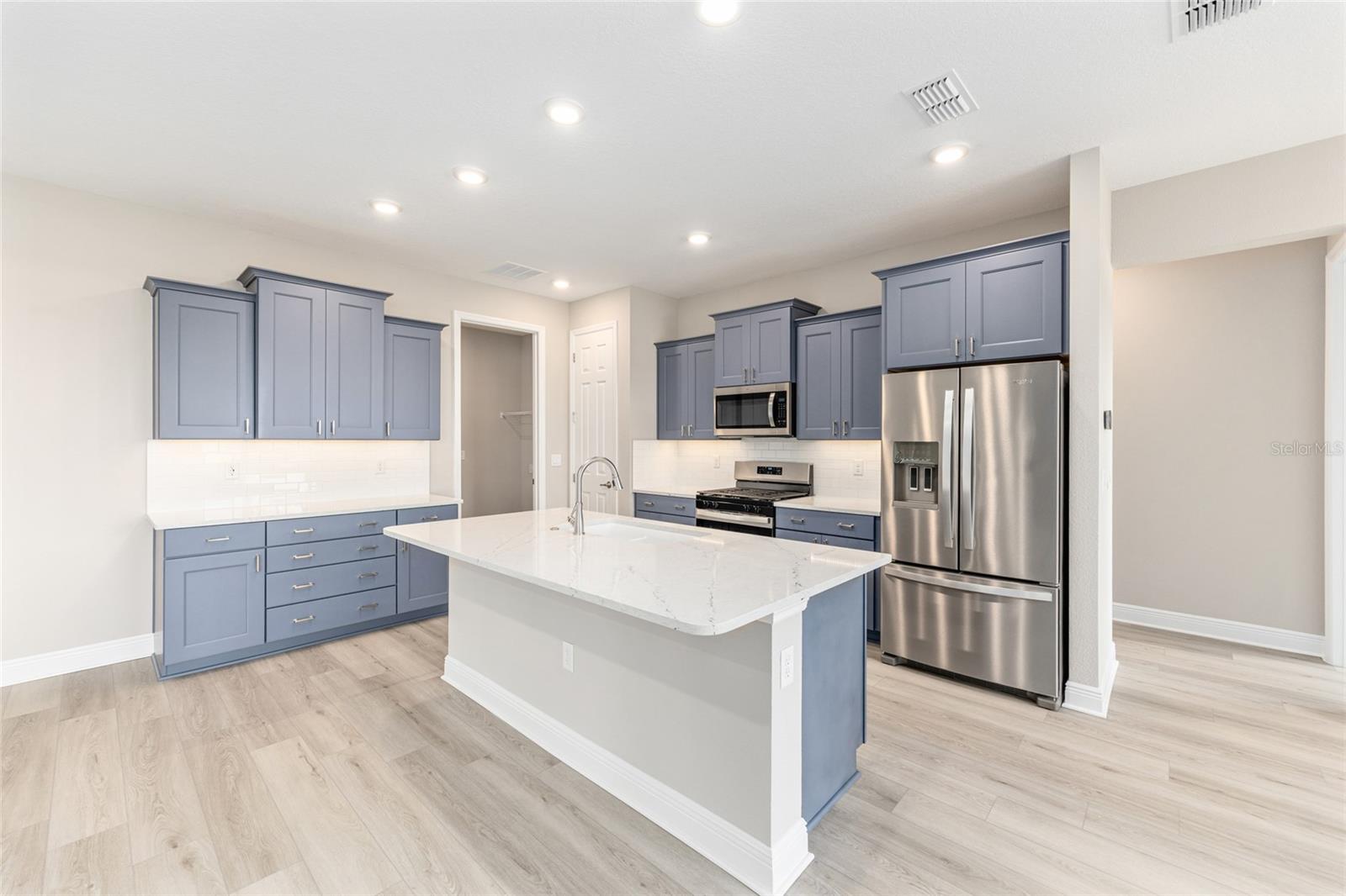 Image 15 of 41 For 10340 105th Court