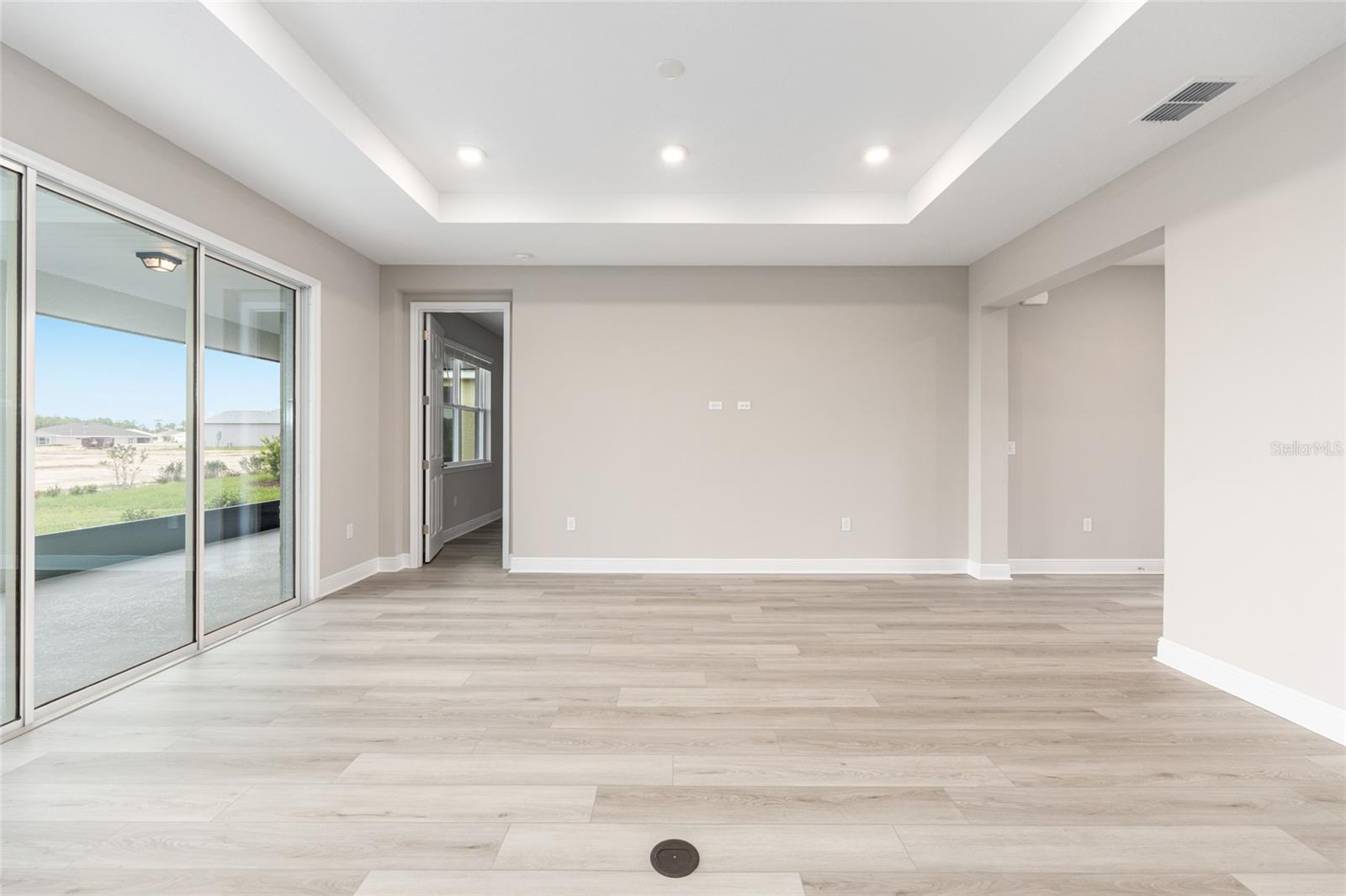 Image 18 of 41 For 10340 105th Court