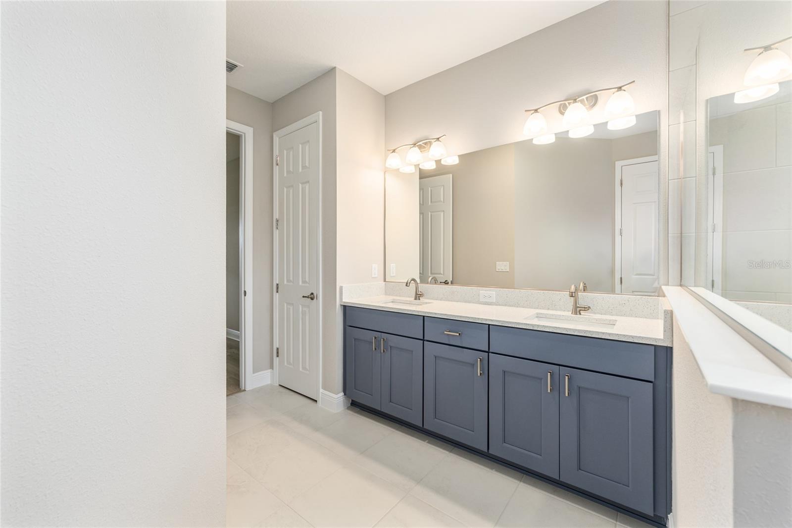 Image 25 of 41 For 10340 105th Court