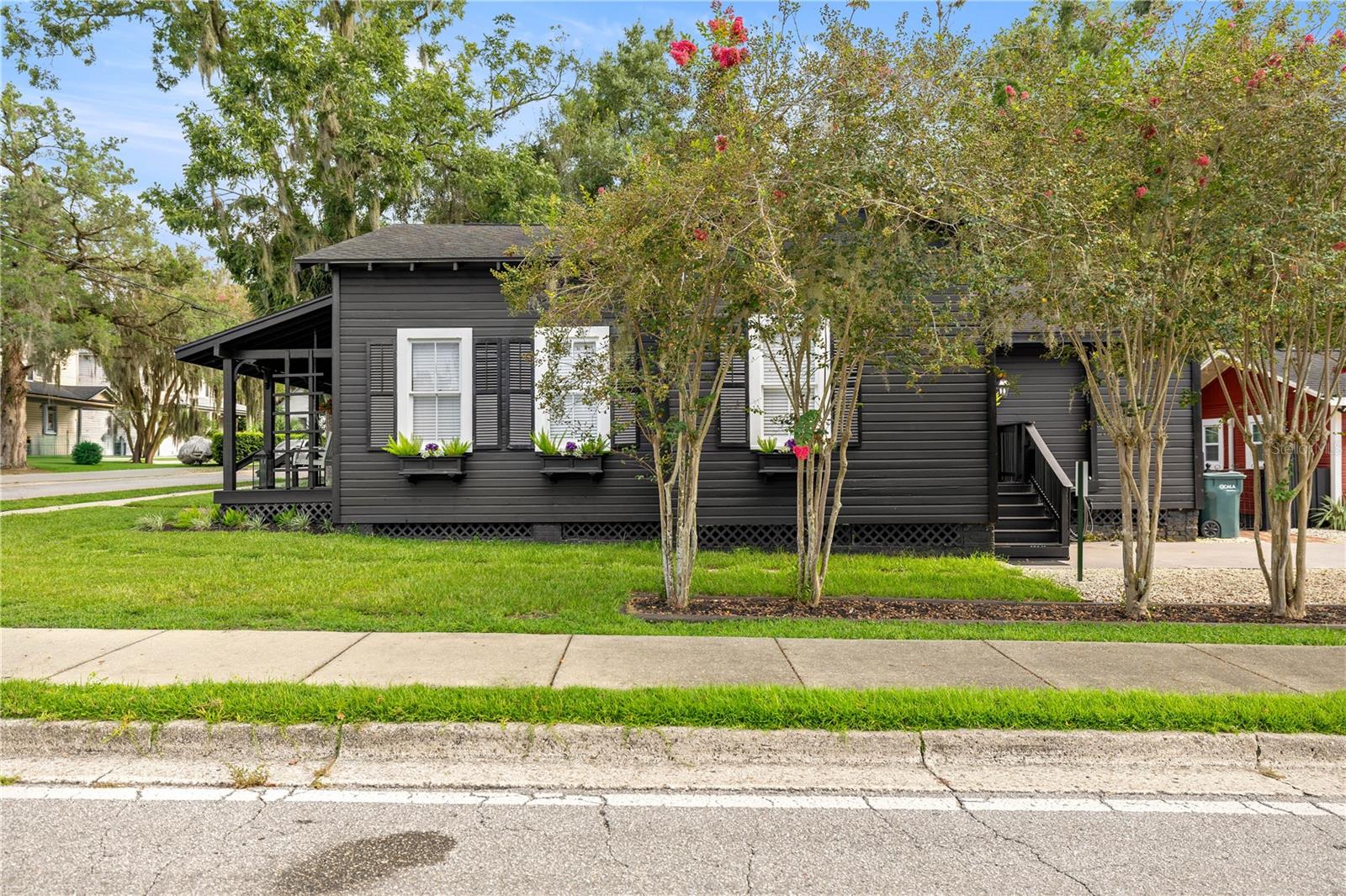 Image 36 of 76 For 120 Sanchez Avenue